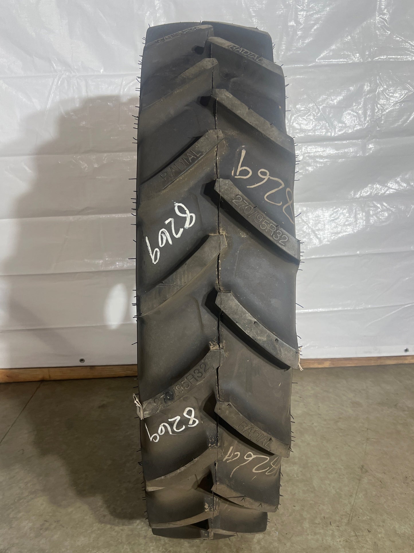 270/95R32 BKT AGRIMAX RT955 (11.2R32,  (11.2-32)