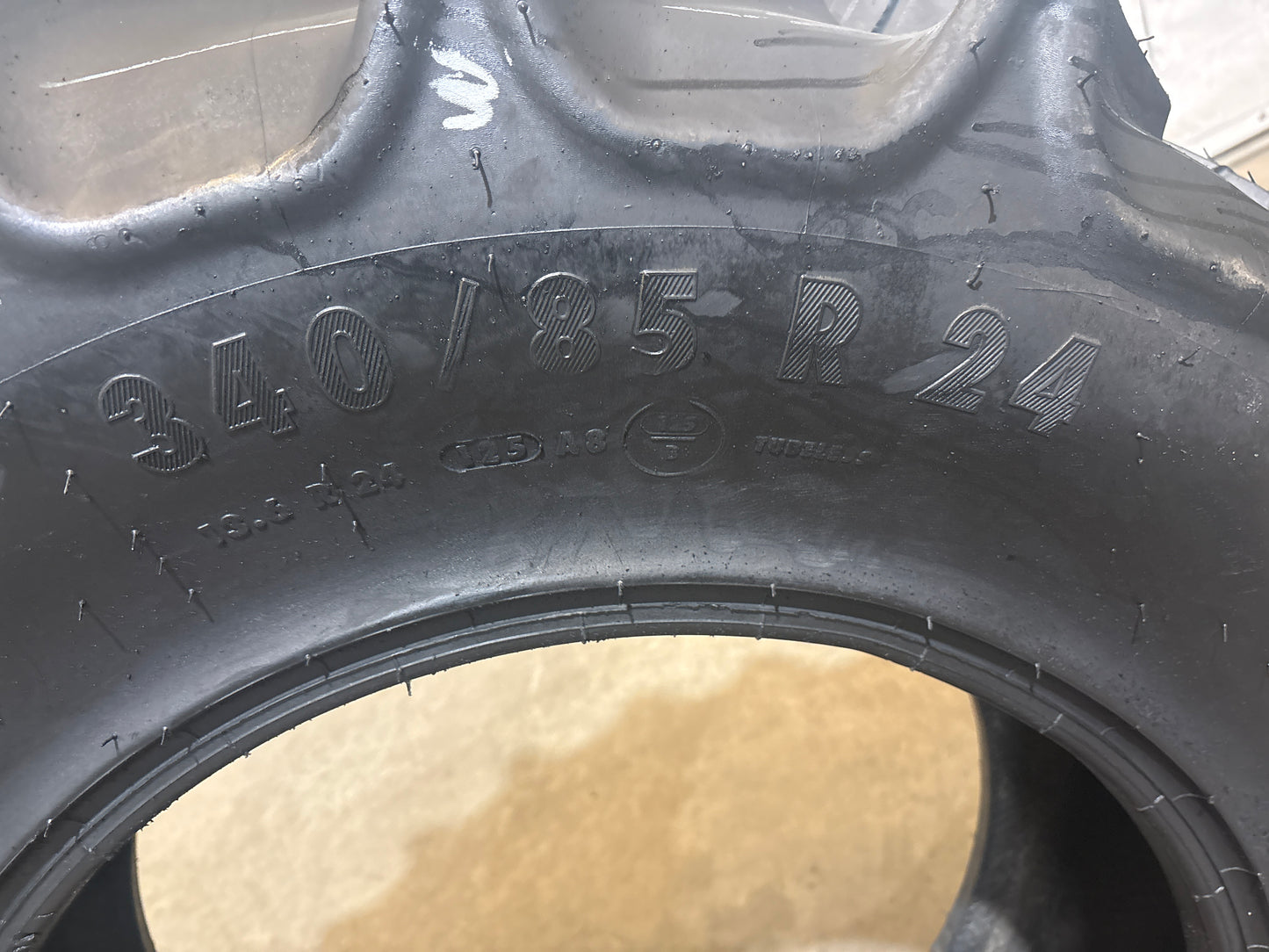 340/85R24 (13.6R24) MITAS AC 85 #7093