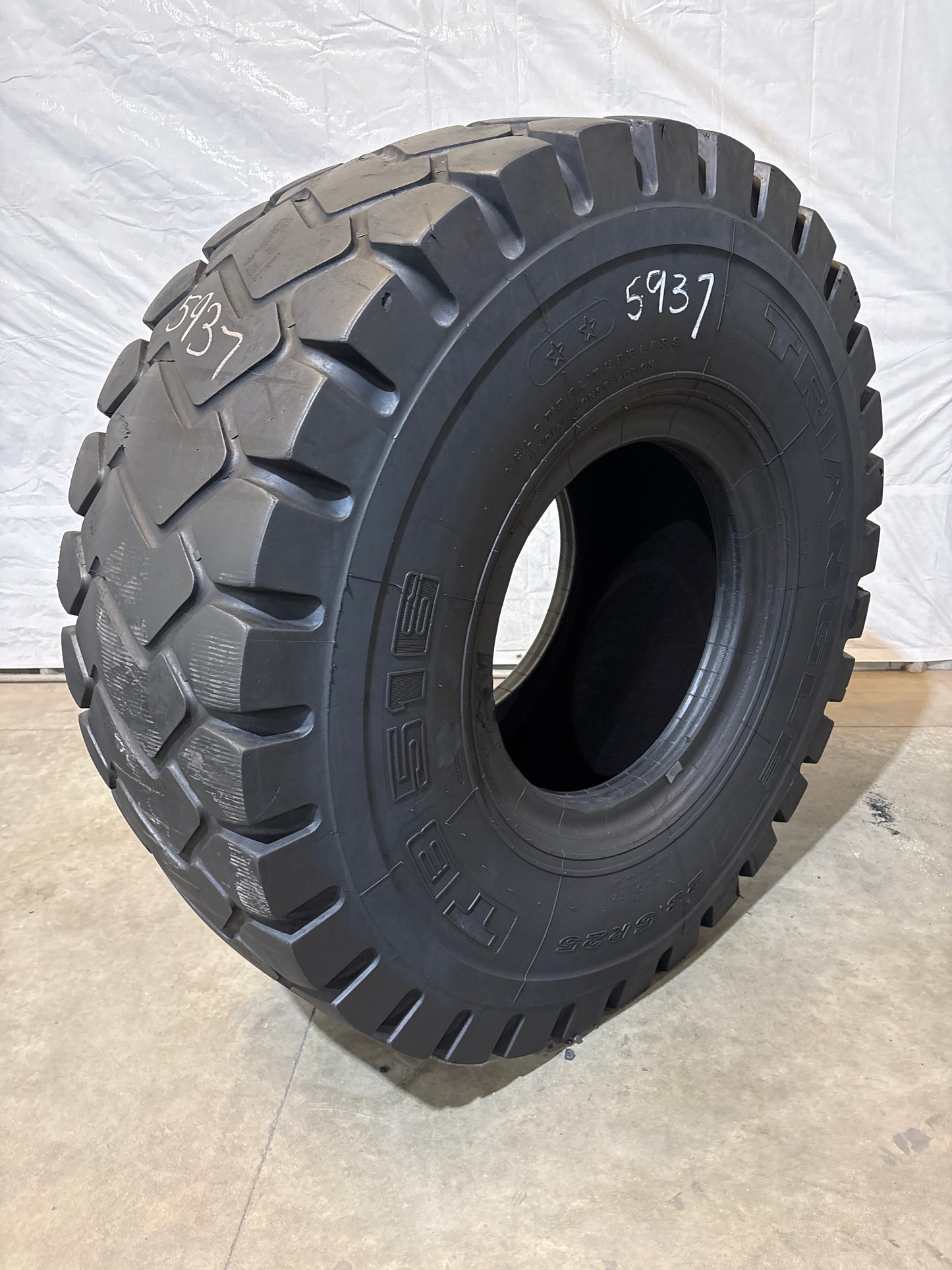 23.5R25 TRIANGLE TB516 #5937