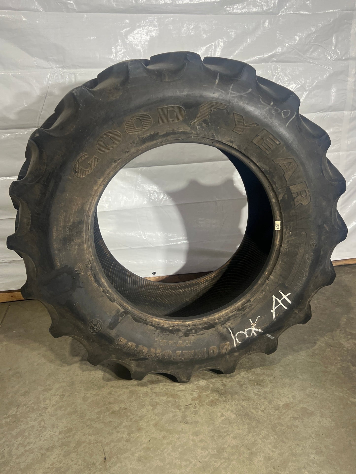 16.9-28 GOODYEAR DURATORQUE (16.9R28, 420/85R28)