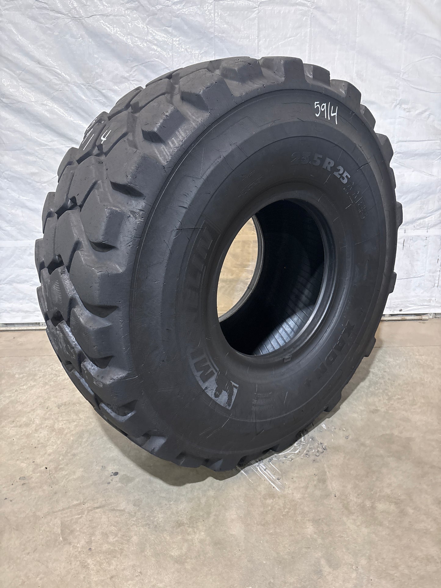 23.5R25 MICHELIN XADN+ #5914