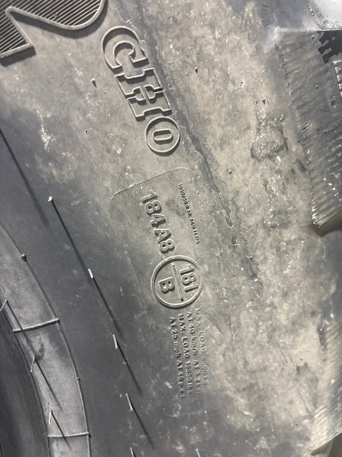 1050/50R32 BKT AGRI MAX #7233