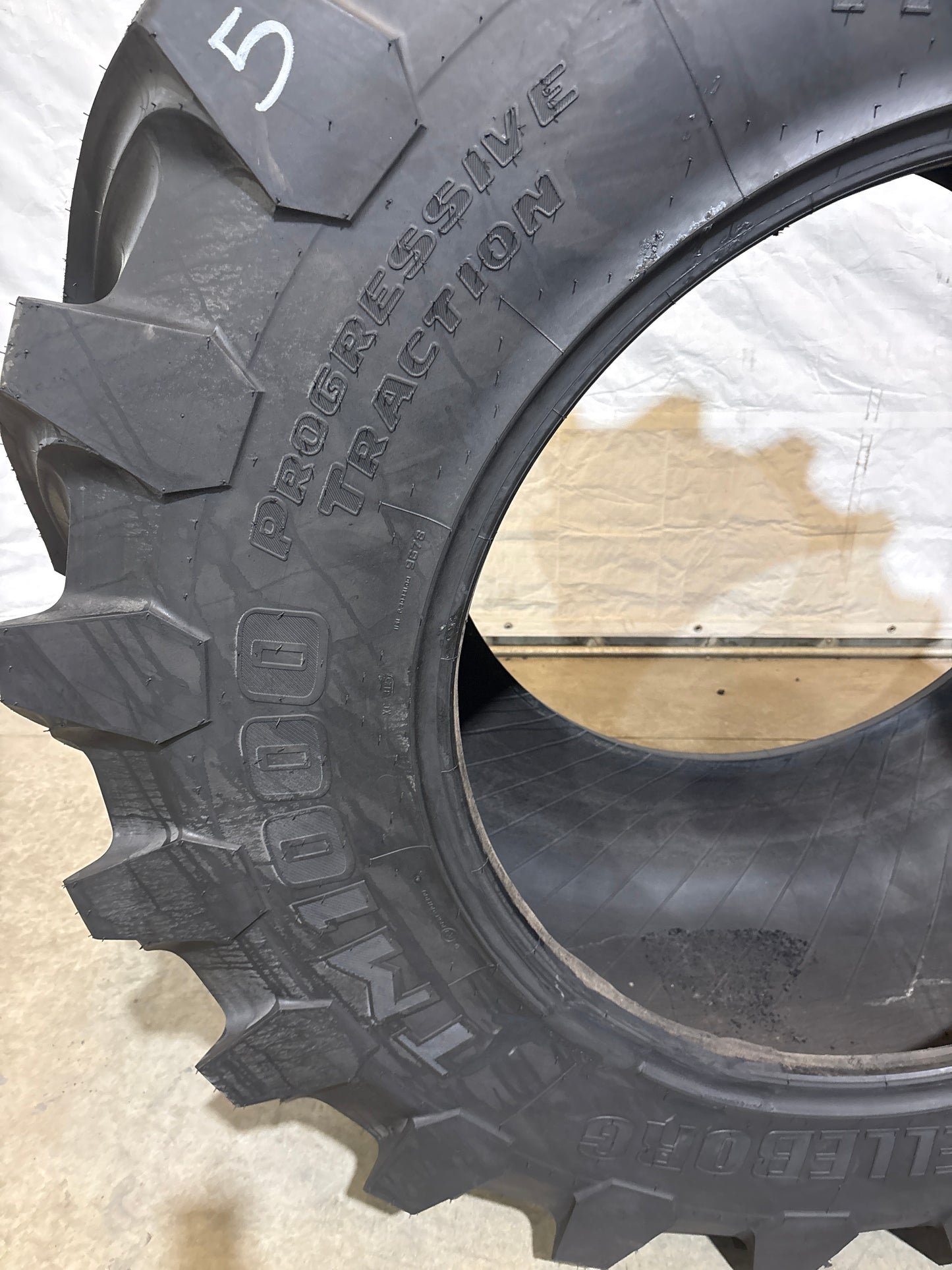 650/60R34 TRELLEBORG TM 1000 PROGRESSIVE TRACTION #5883
