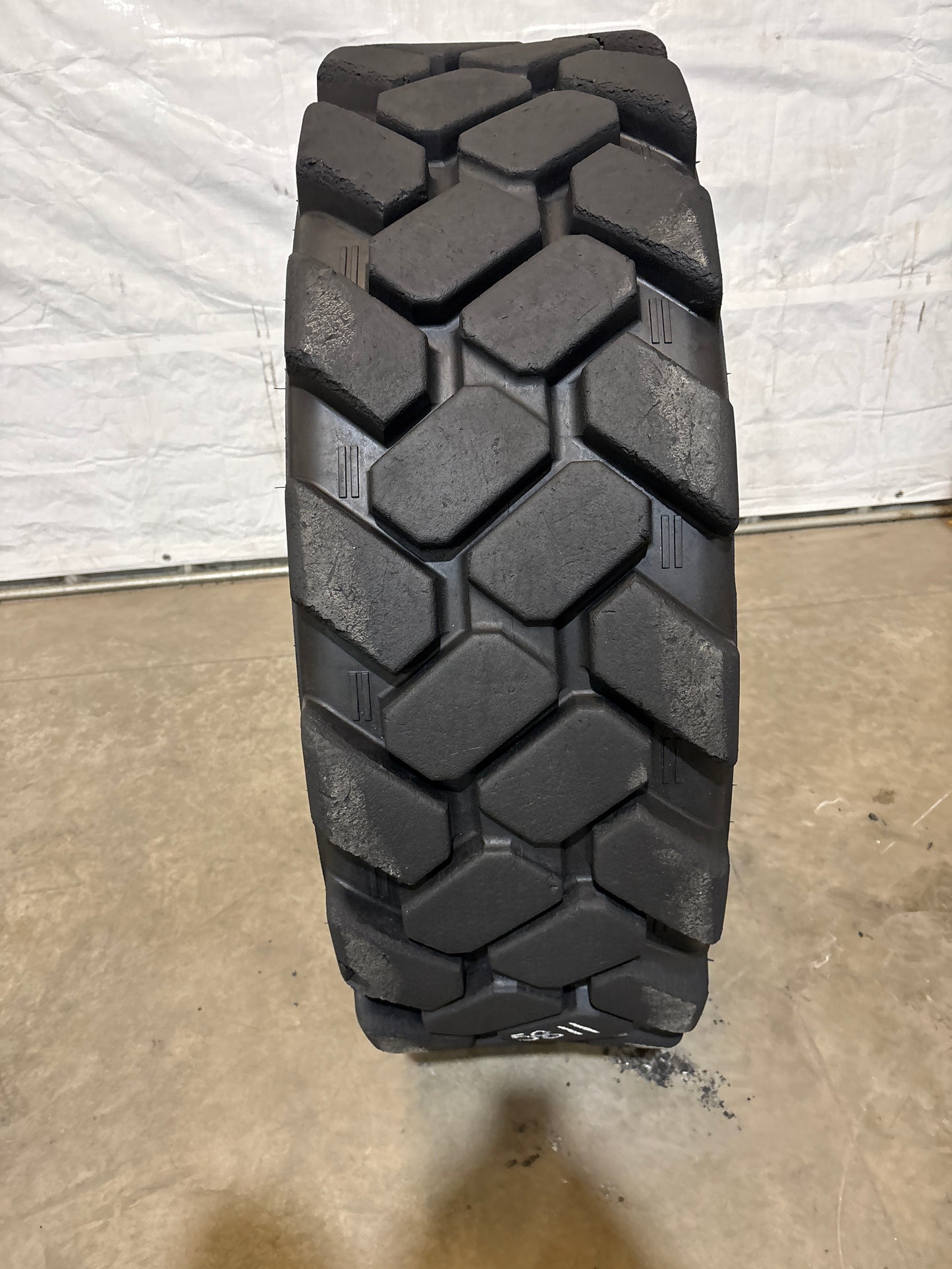 400/75-28 BLACKSMITH LIGHTNING BIAS TELEHANLER TIRE #5811