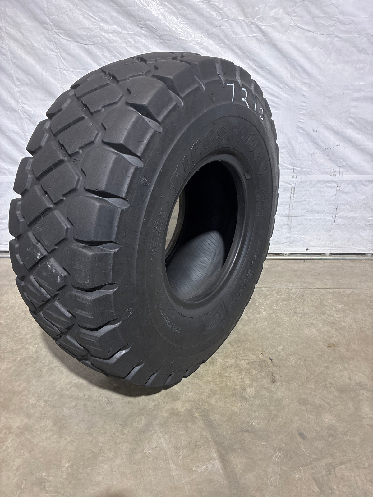 20.5R25 FIRESTONE VERSA BUILT AP #7210