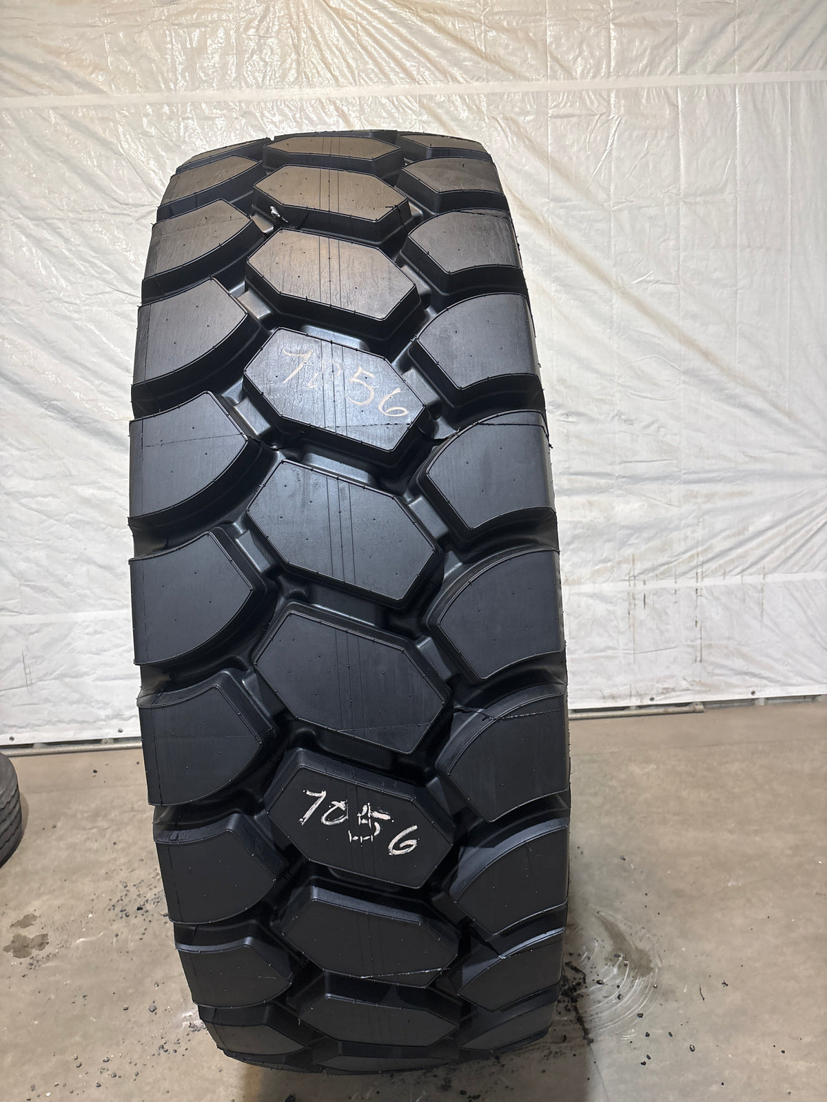 24.00R35 MAXAM MS 401 #7056