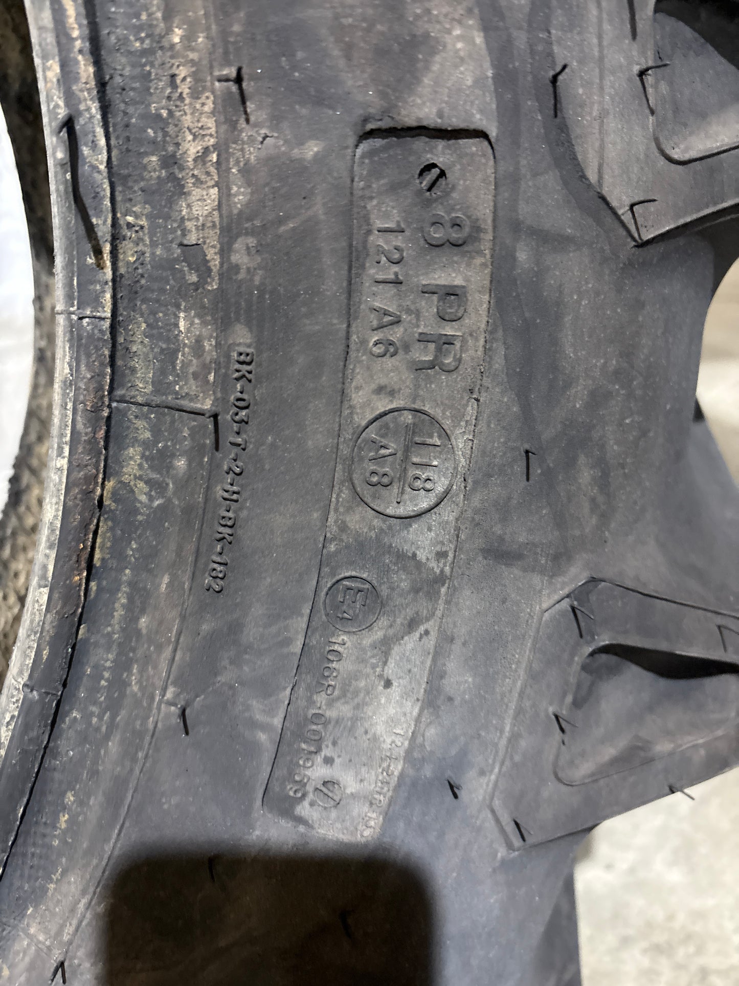 12.4-24 BKT TR-135 TRACTOR TIRE #5664