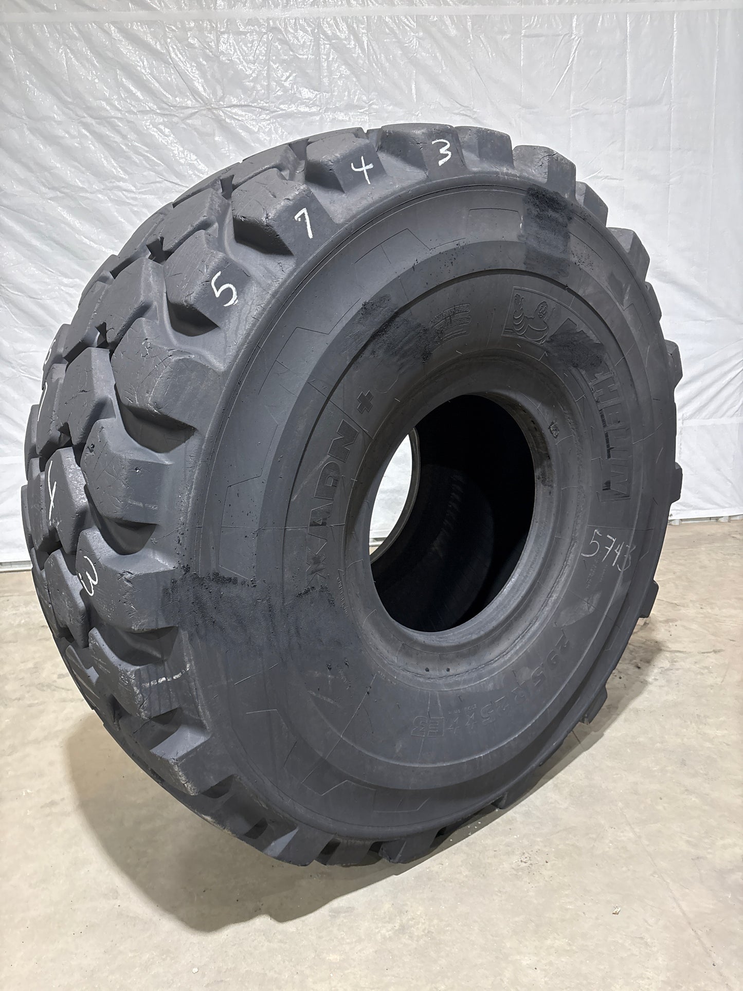 29.5R25 MICHELIN XADN+ #5743