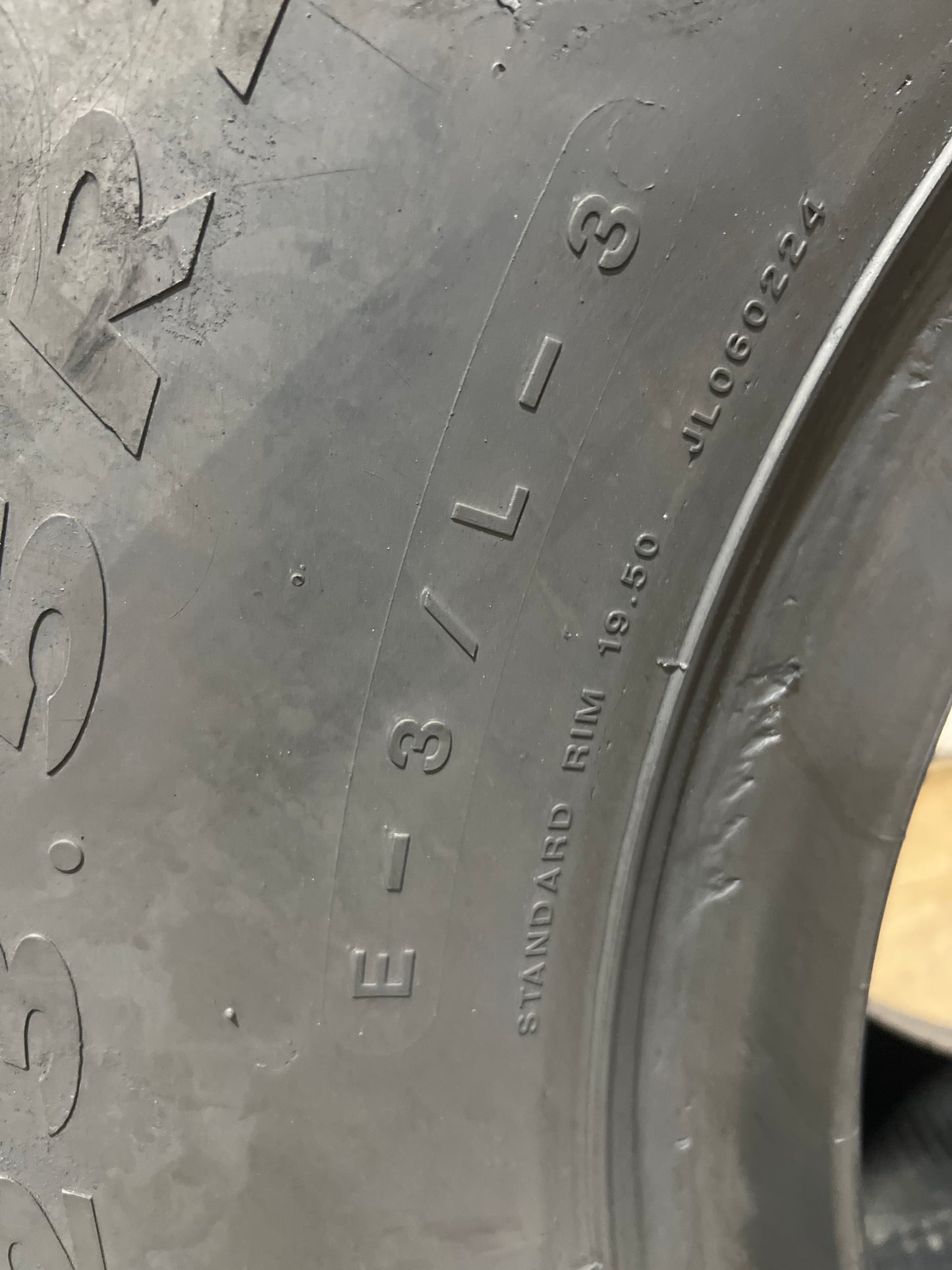 23.5R25 MAXAM MS302 #5428