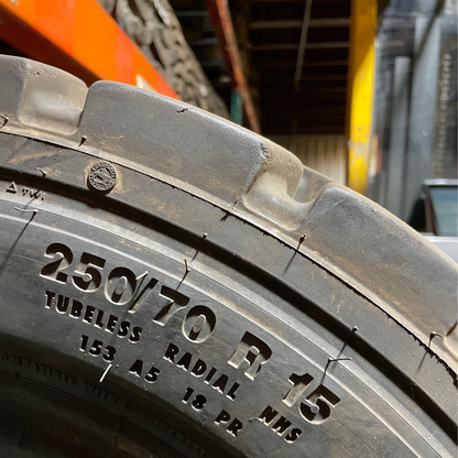 250/70R15 CONTINENTAL PERFORMANCE FORKLIFT