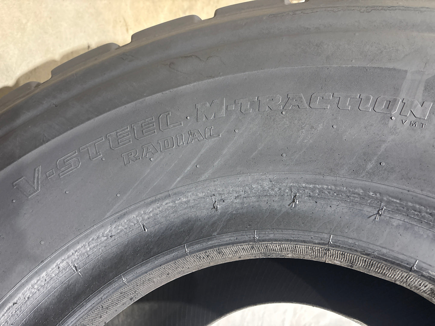 23.5R25 BRIDGESTONE V-STEEL M-TRACTION – E-4 / L-4 #5646