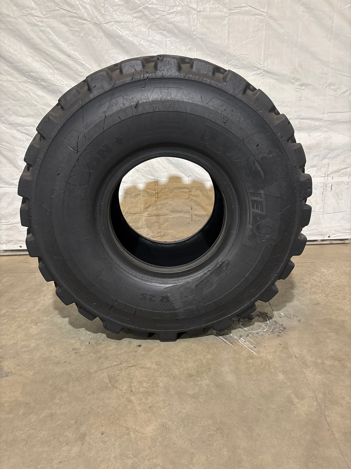 23.5R25 MICHELIN XADN+ #5914