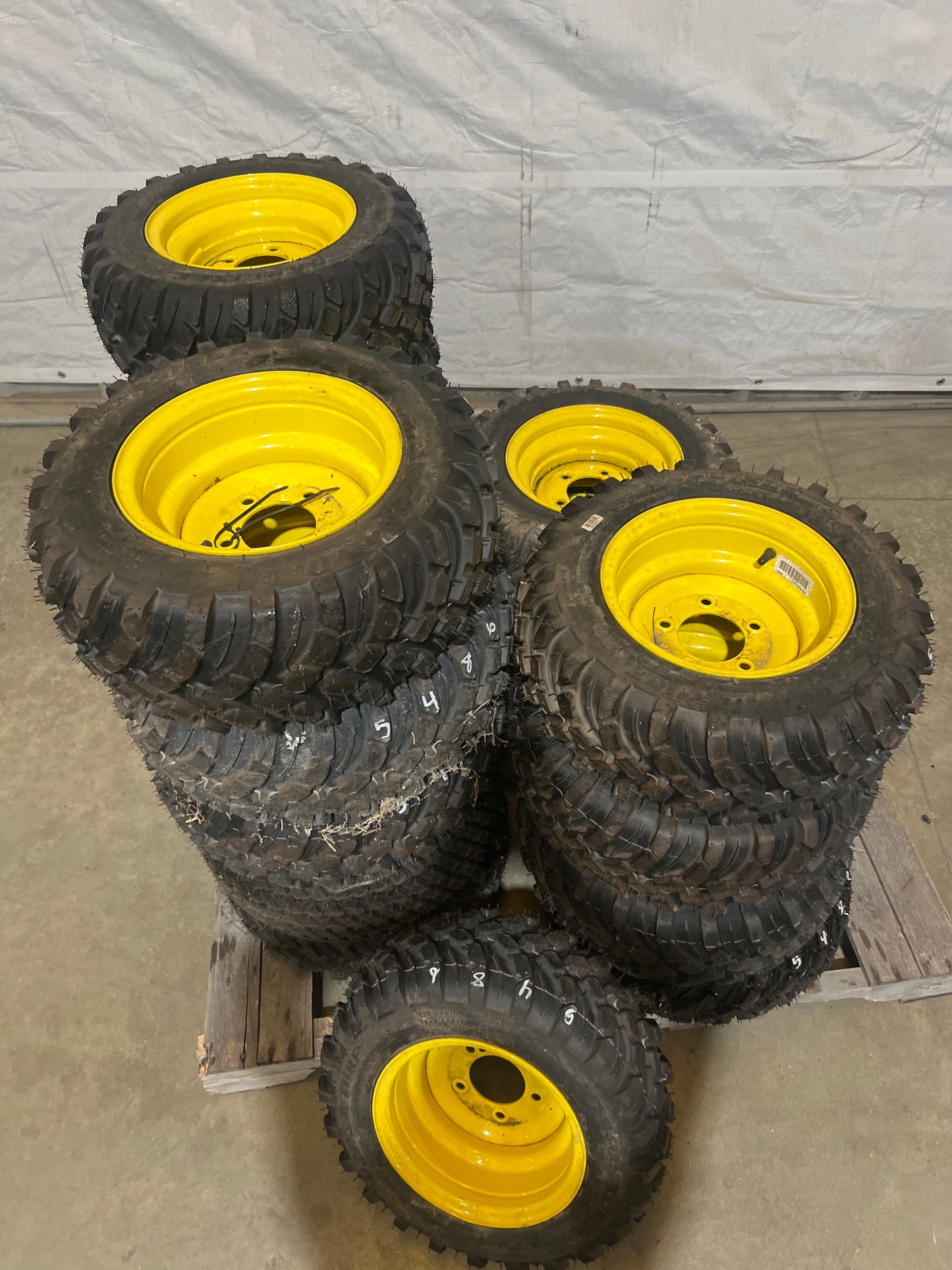 215/50R10 (13X8.50R10) Carlisle Versa Turf #5486
