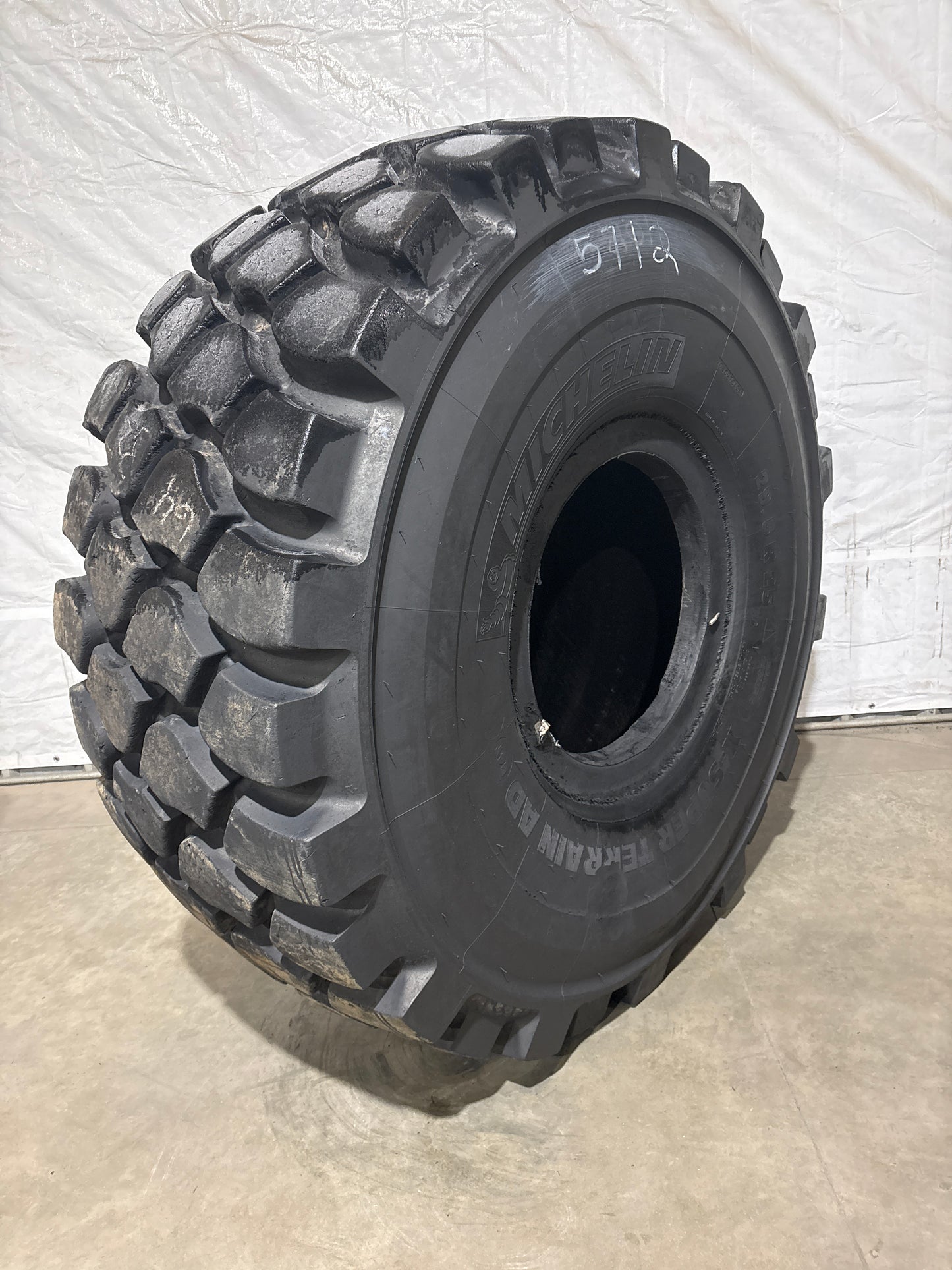 29.5R25 MICHELIN X-SUPER TERRAIN ARTICULATED DUMP TRUCK TIRE #5712