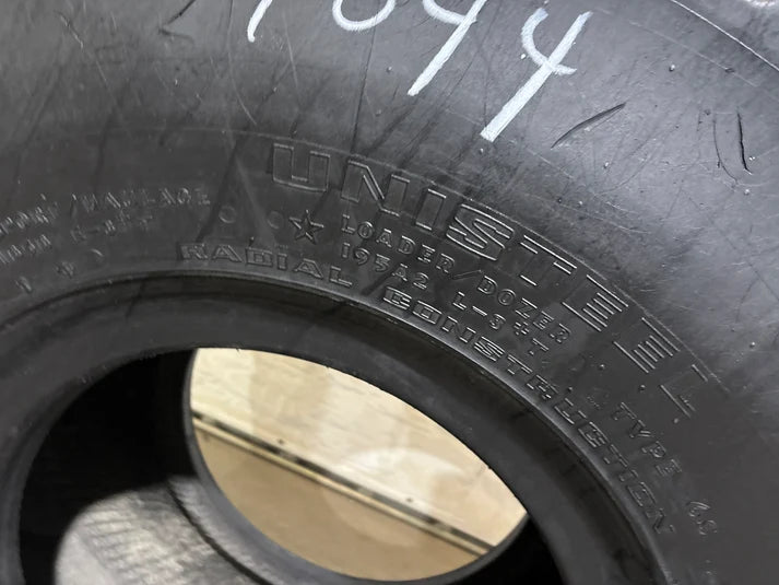 23.5R25 GOODYEAR UNISTEEL RADIAL CONSTRUCTION #7044