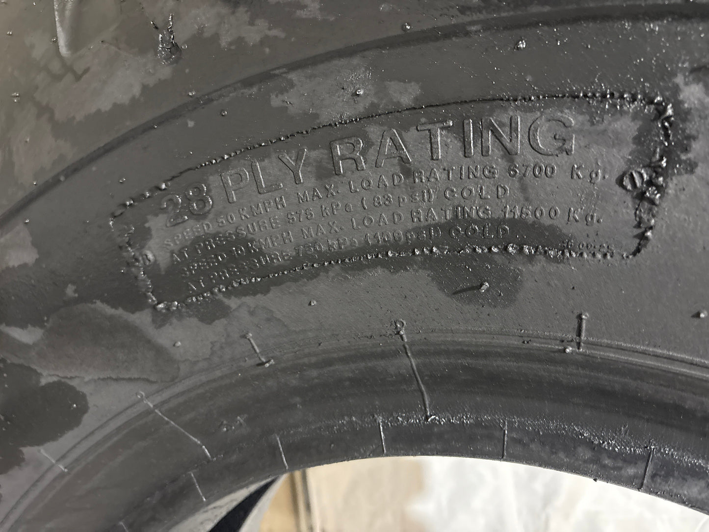 16.00-25 28 PLY BKT XL GRIP E-3 LOADER TIRE #5747