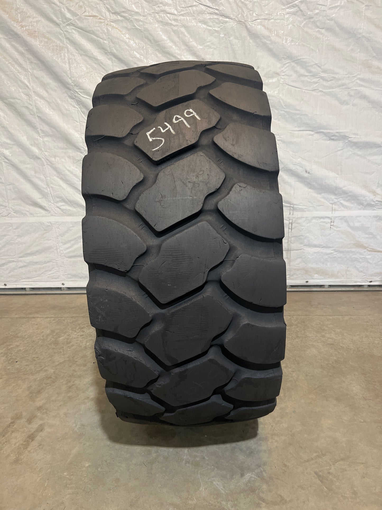 23.5R25 GOODYEAR UNISTEEL RT-38 #5499