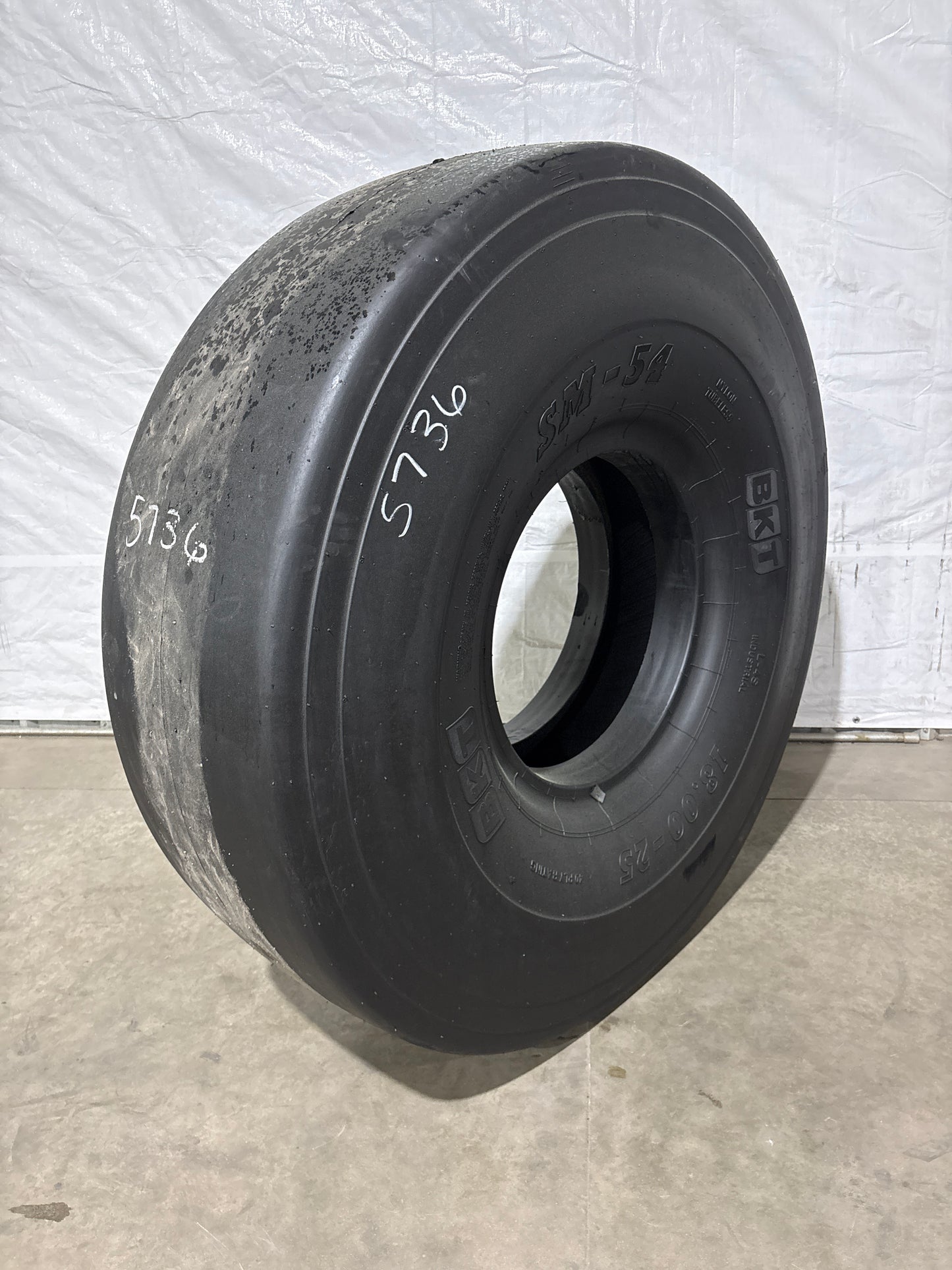 18.00-25 BKT SM-54 40 PLY TIRE #5736
