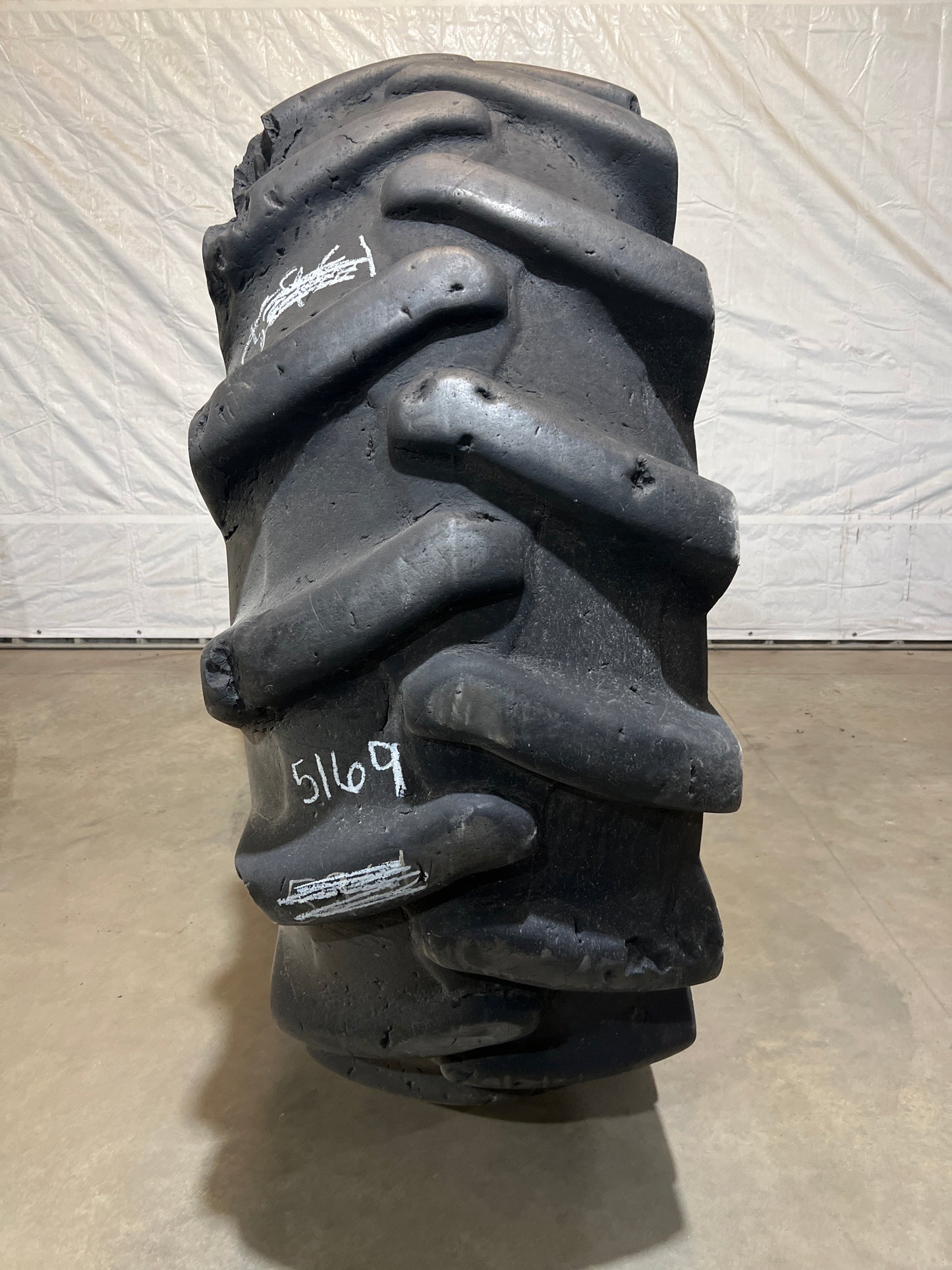 24.5-32 NOKIAN LOGGER KING #5169