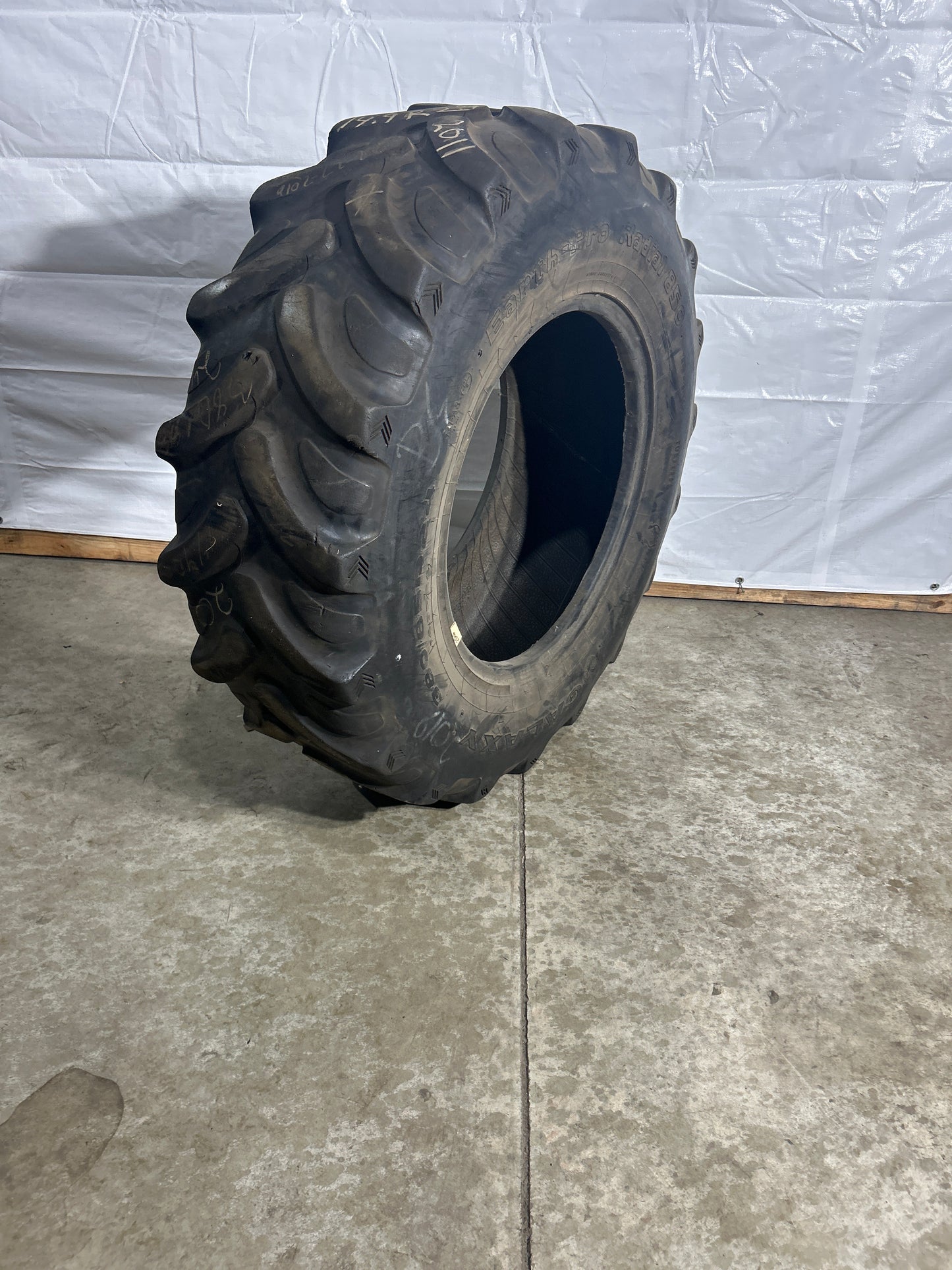 380/85R24  GALAXY EARTH-PRO RADIAL 850