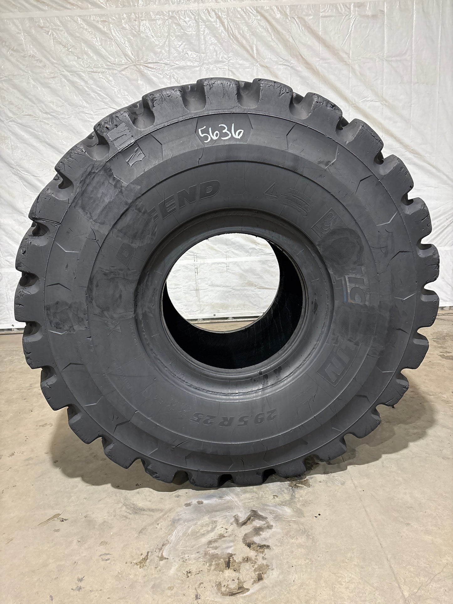 29.5R25 MICHELIN XTRA DEFEND #5636