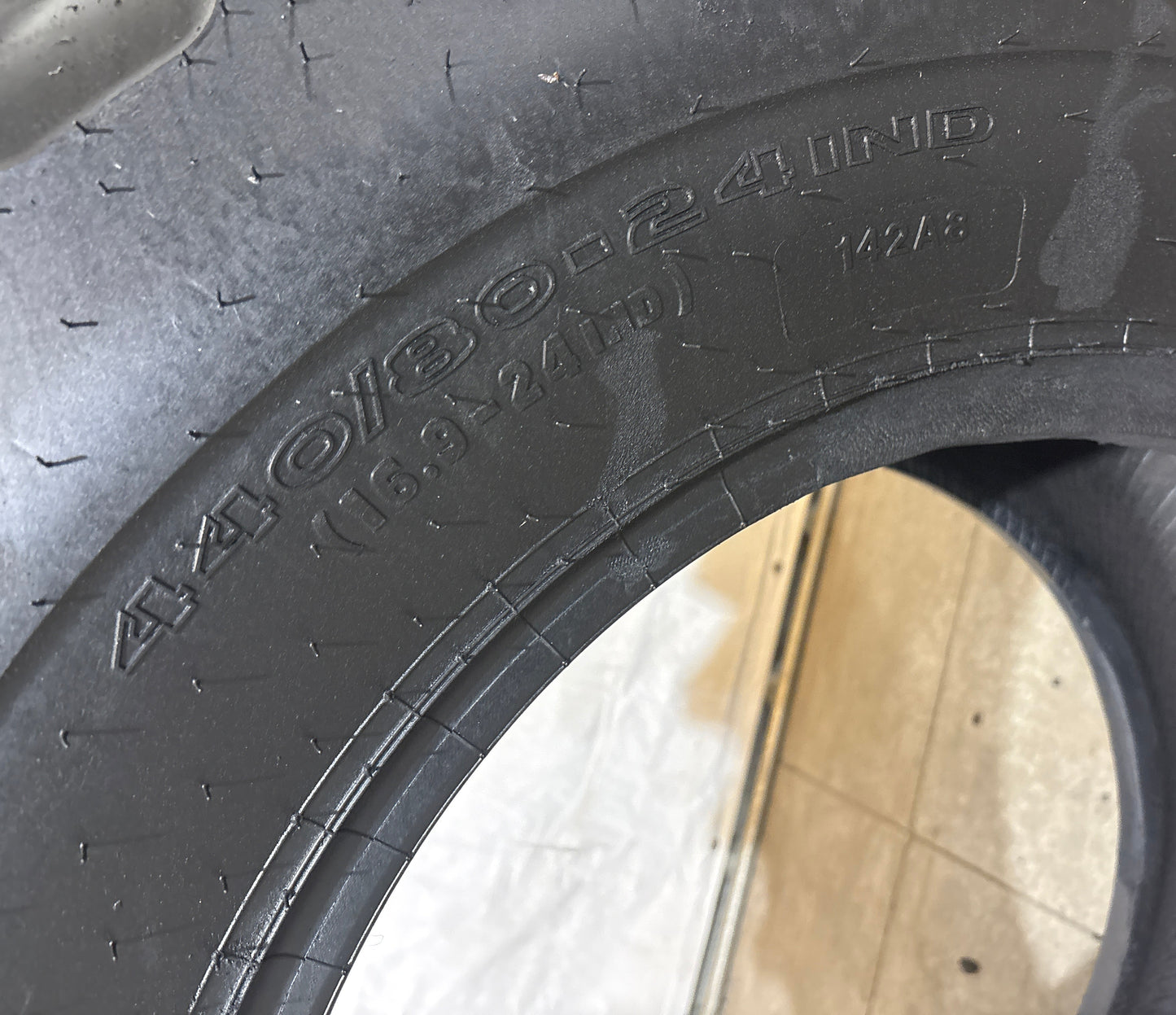 440/80-224 (16.9-24) IND GALAXY SUPER INDUSTRIAL LUG #5862