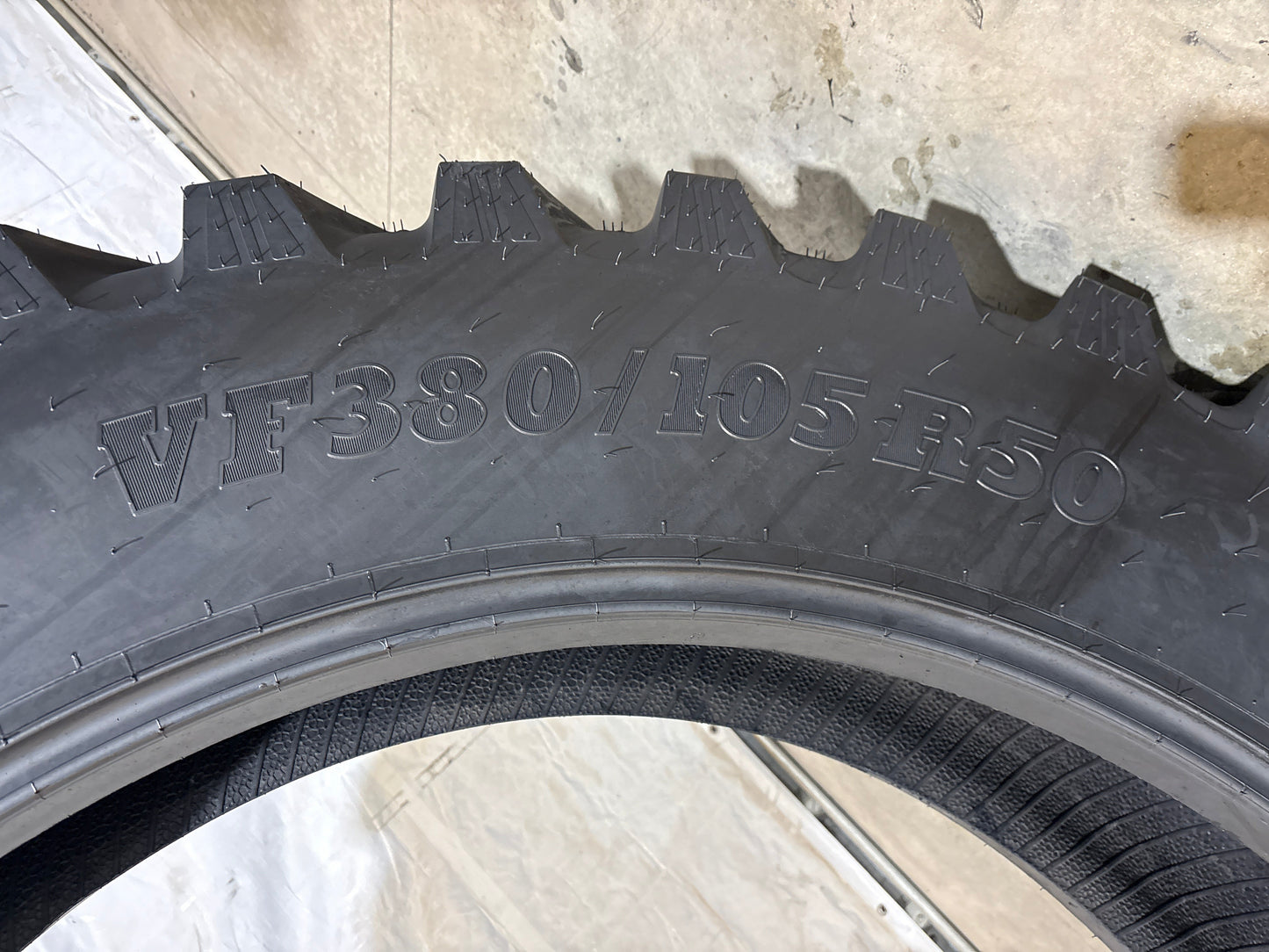 380/105R50 BKT AGRIMAX SPARGO #5606