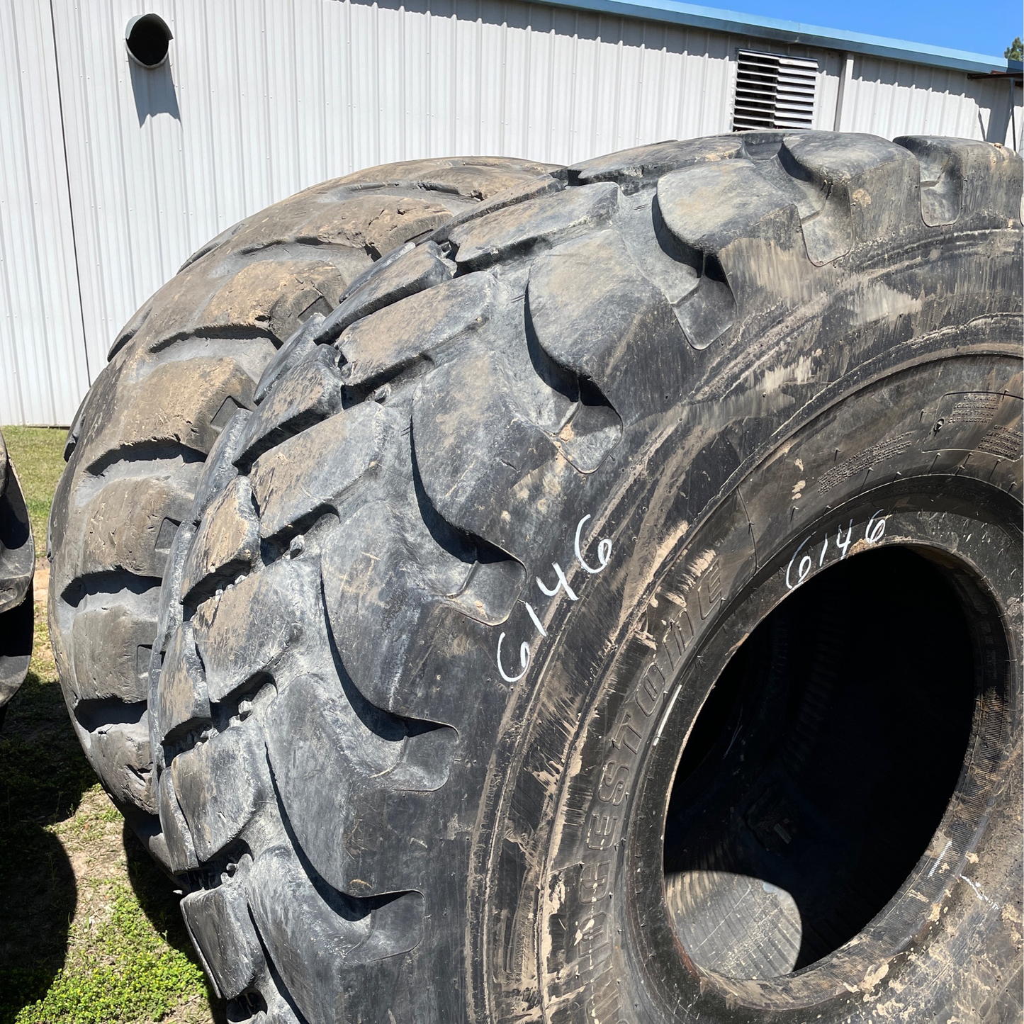 875/65R29 BRIDGESTONE V-STEEL TRACTION STABILITY