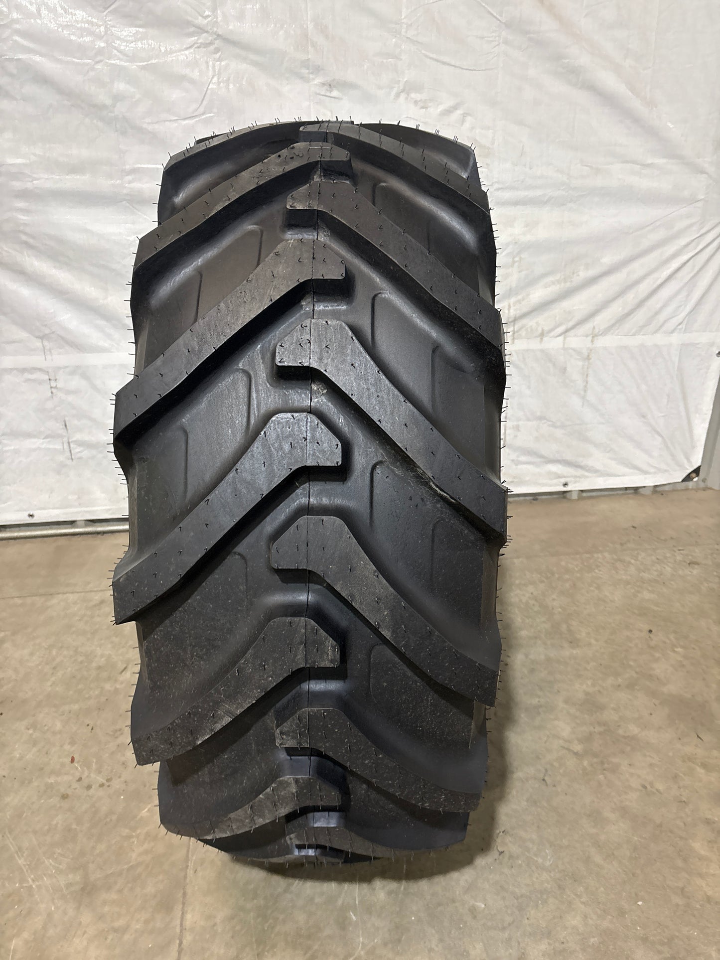 500/70R24 (19.5LR-24) GALAXY AGRO INDUSTRIAL 580 #5871