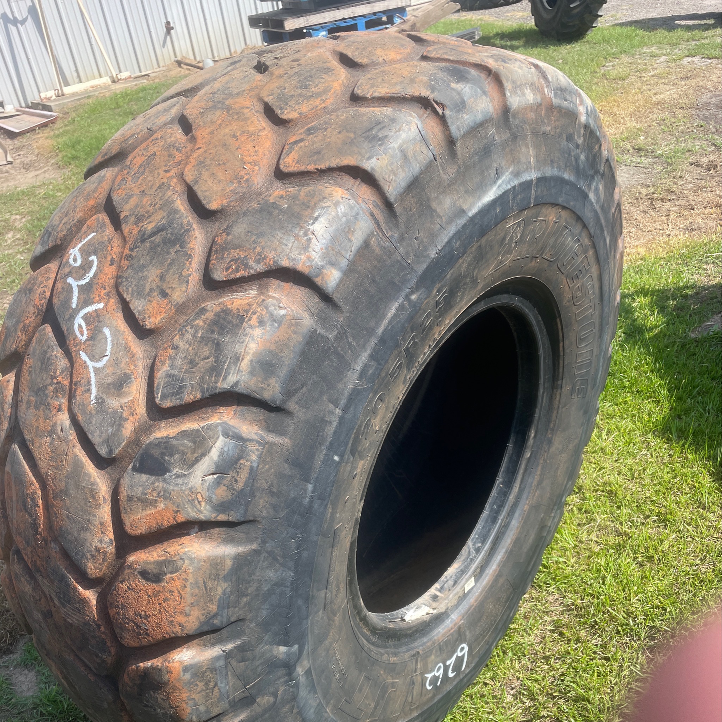 20.5R25 BRIDGESTONE V-STEEL J-TRACTION (VJT)