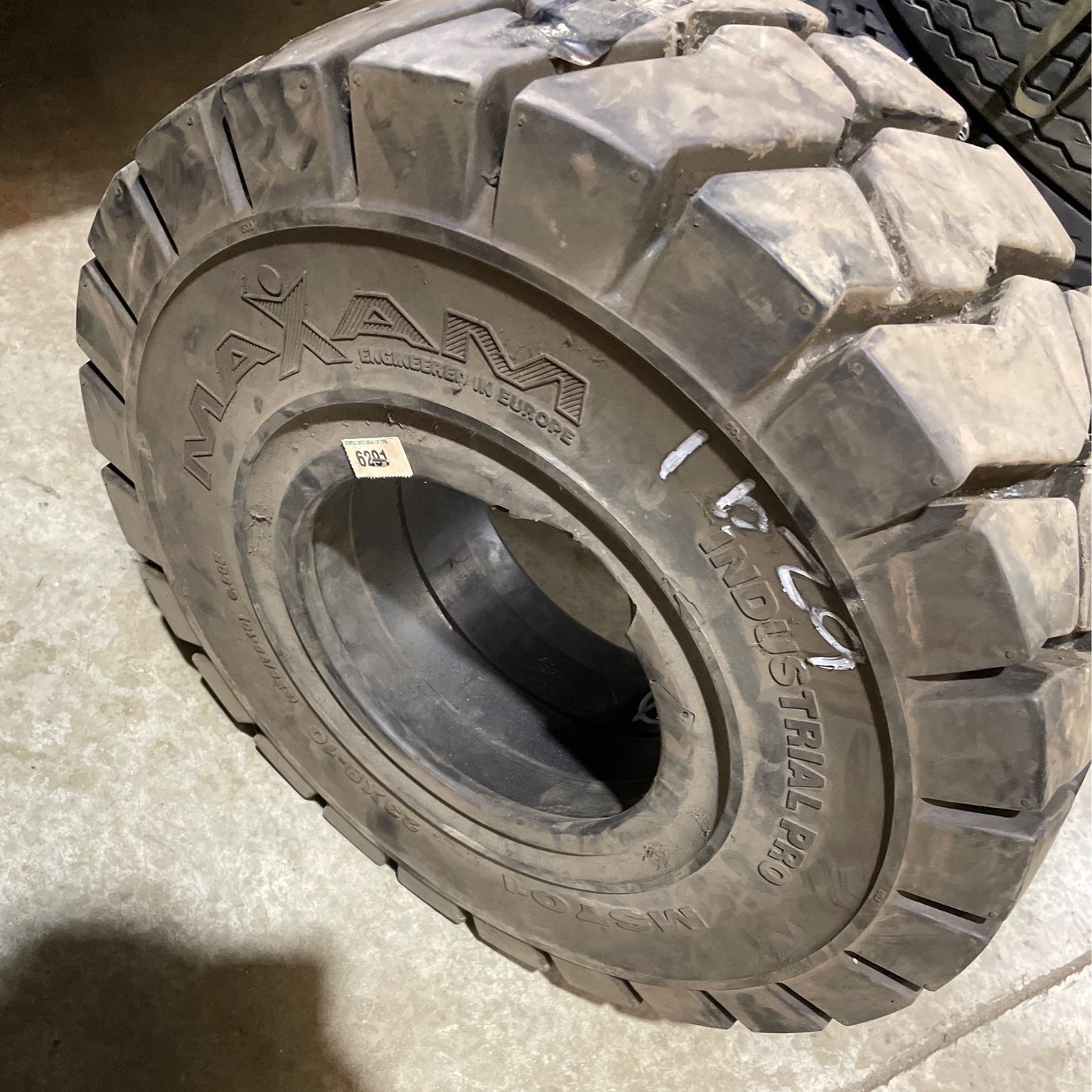 23x9-10 MAXAM INDUSTRIAL PRO MS701