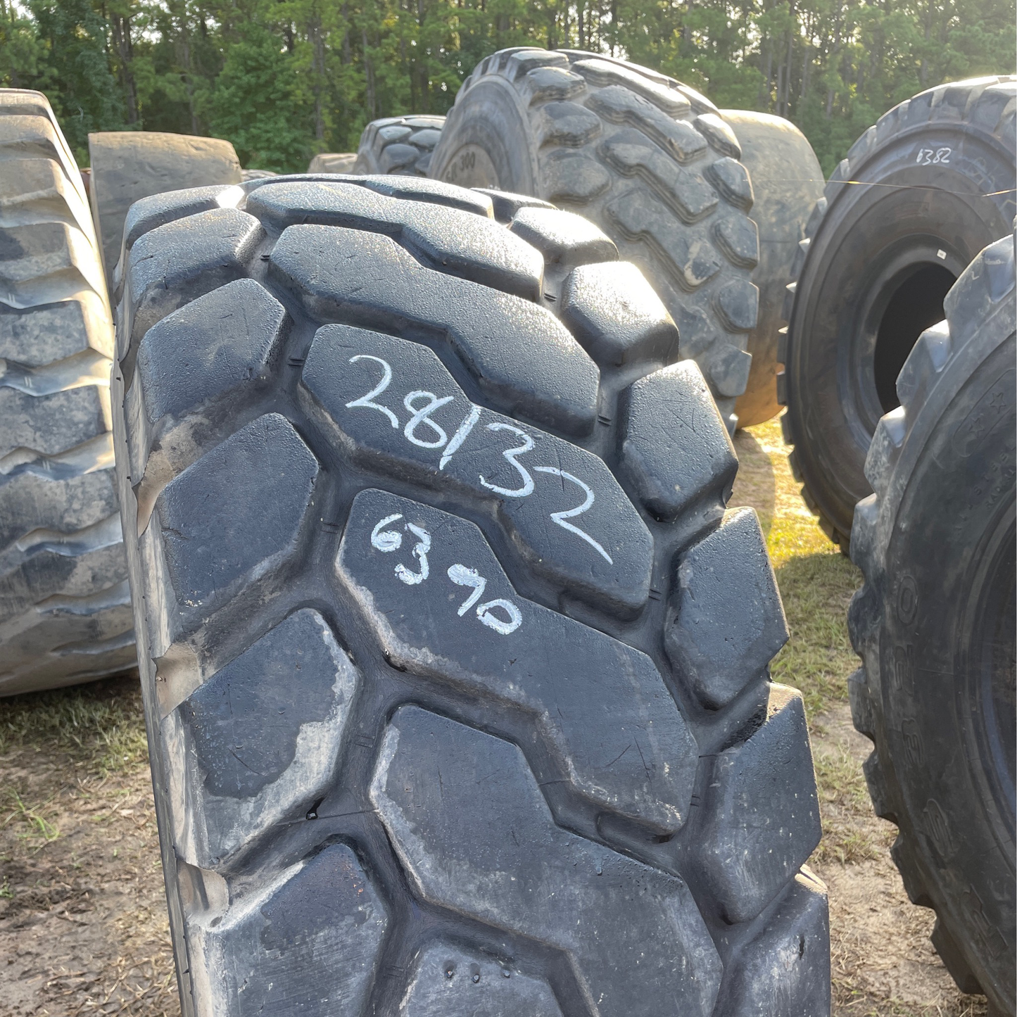 20.5R25 BRIDGESTONE V-STEEL J-TRACTION (VJT)