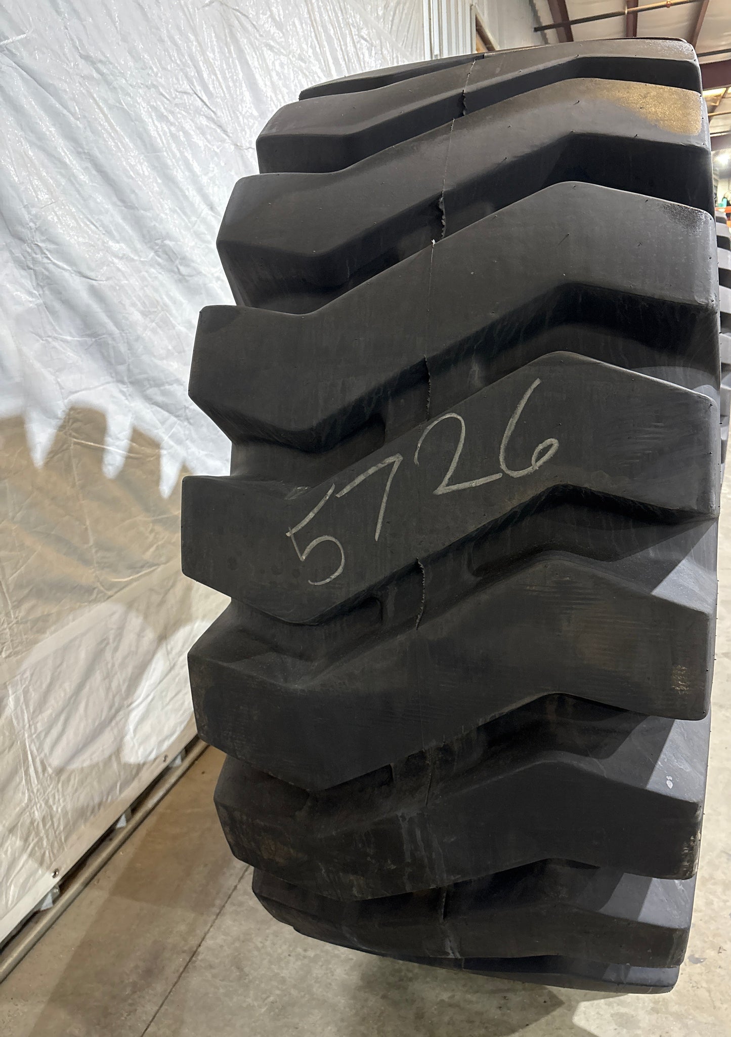 29.5-25 BKT XL-GRIP PLUS 28 PLY #5726