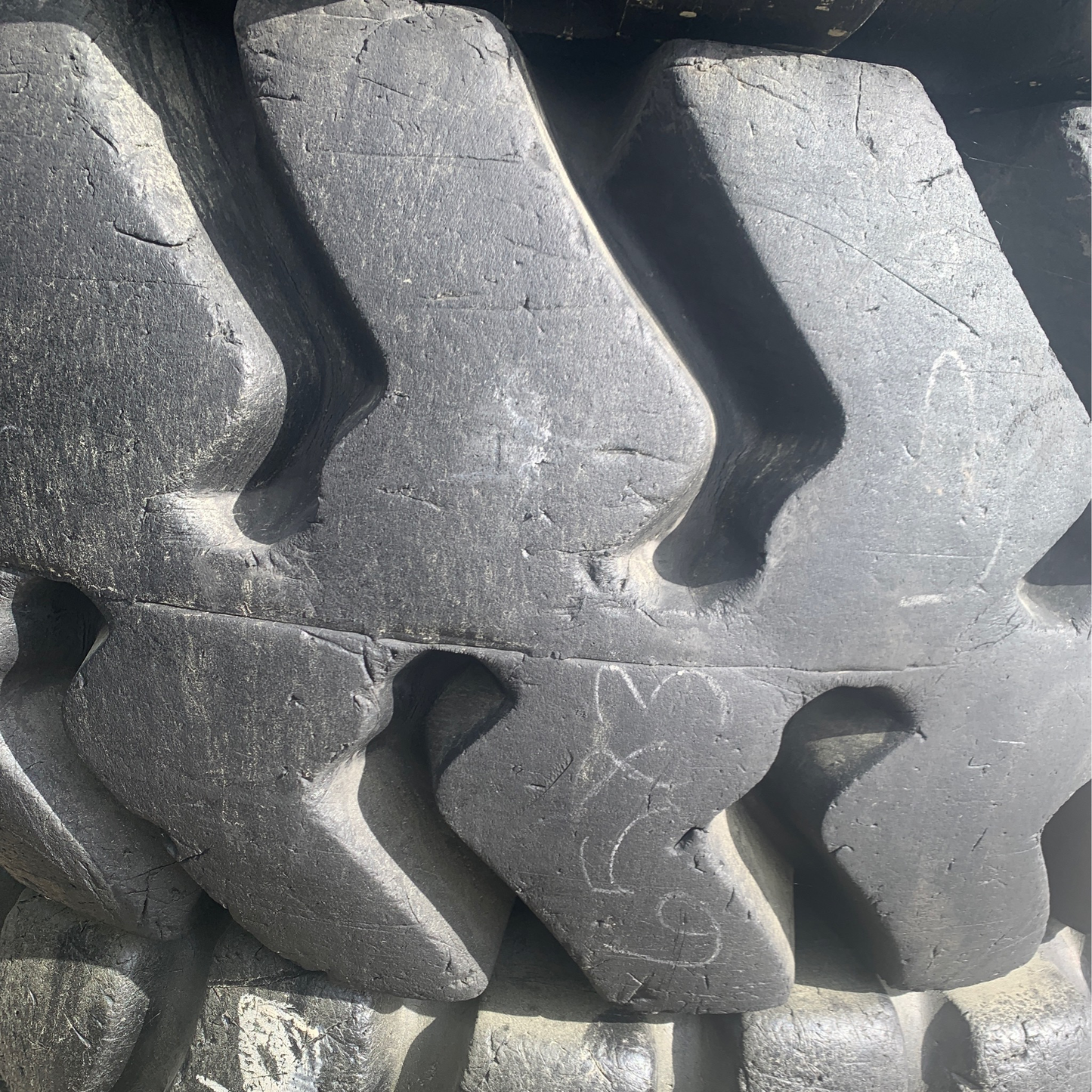 26.5-25 FIRESTONE SUPER DEEP TREAD 20 PLY