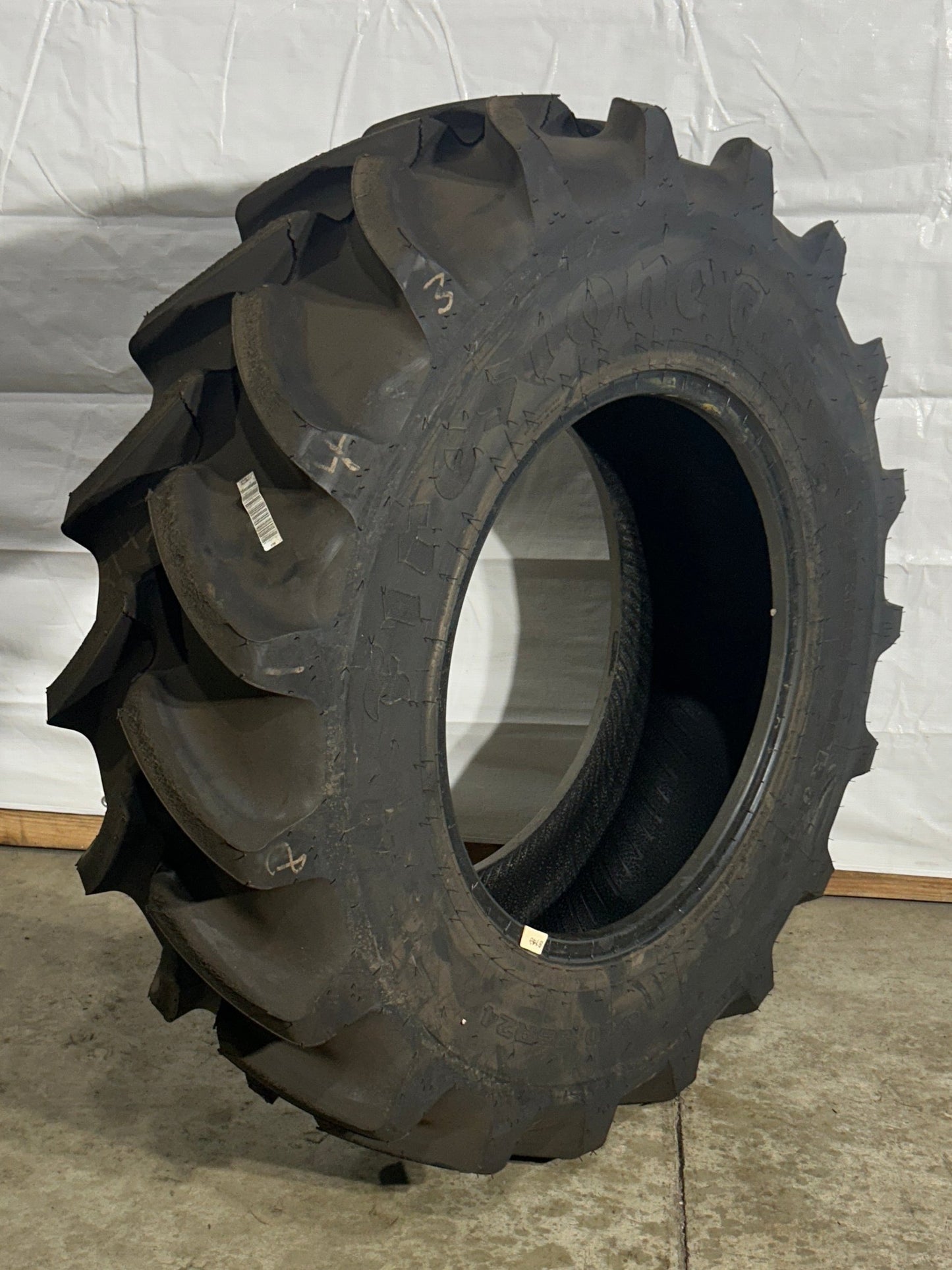 340/85R24 (13.6R24) FIRESTONE PERFORMER 85