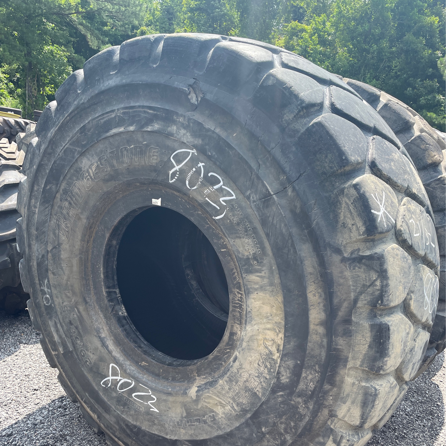 29.5R25 BRIDGESTONE V-STEEL M-TRACTION (VMT)