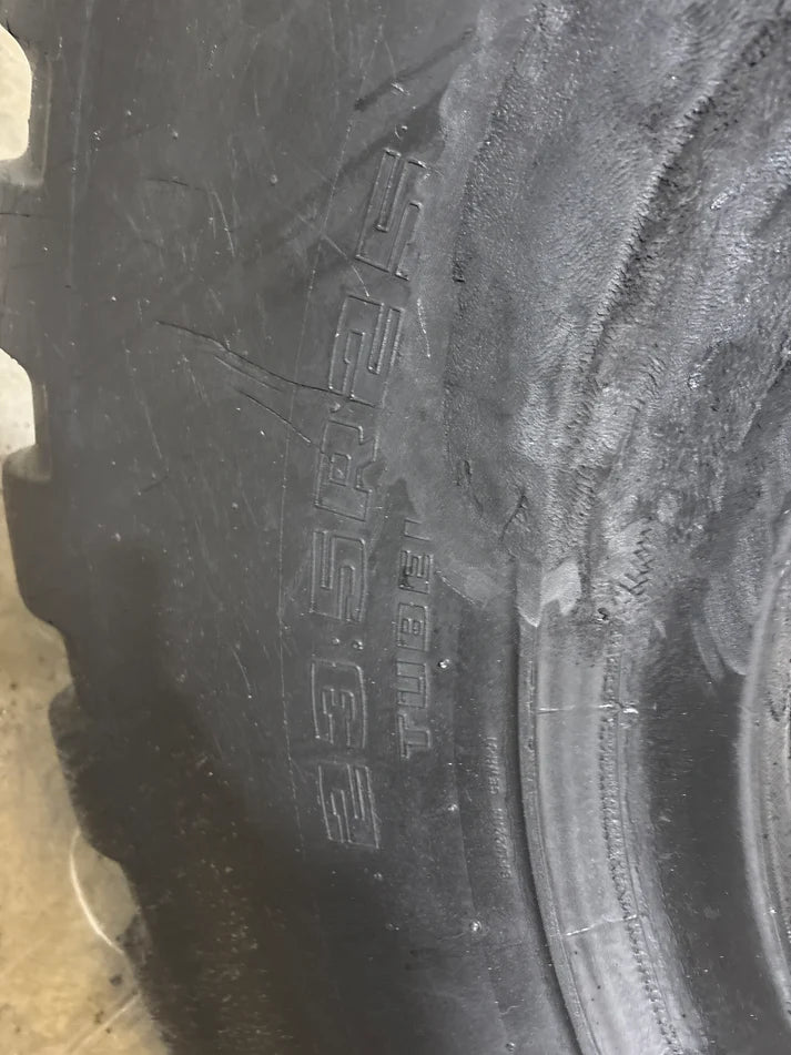 23.5R25 GOODYEAR UNISTEEL RADIAL CONSTRUCTION #7044
