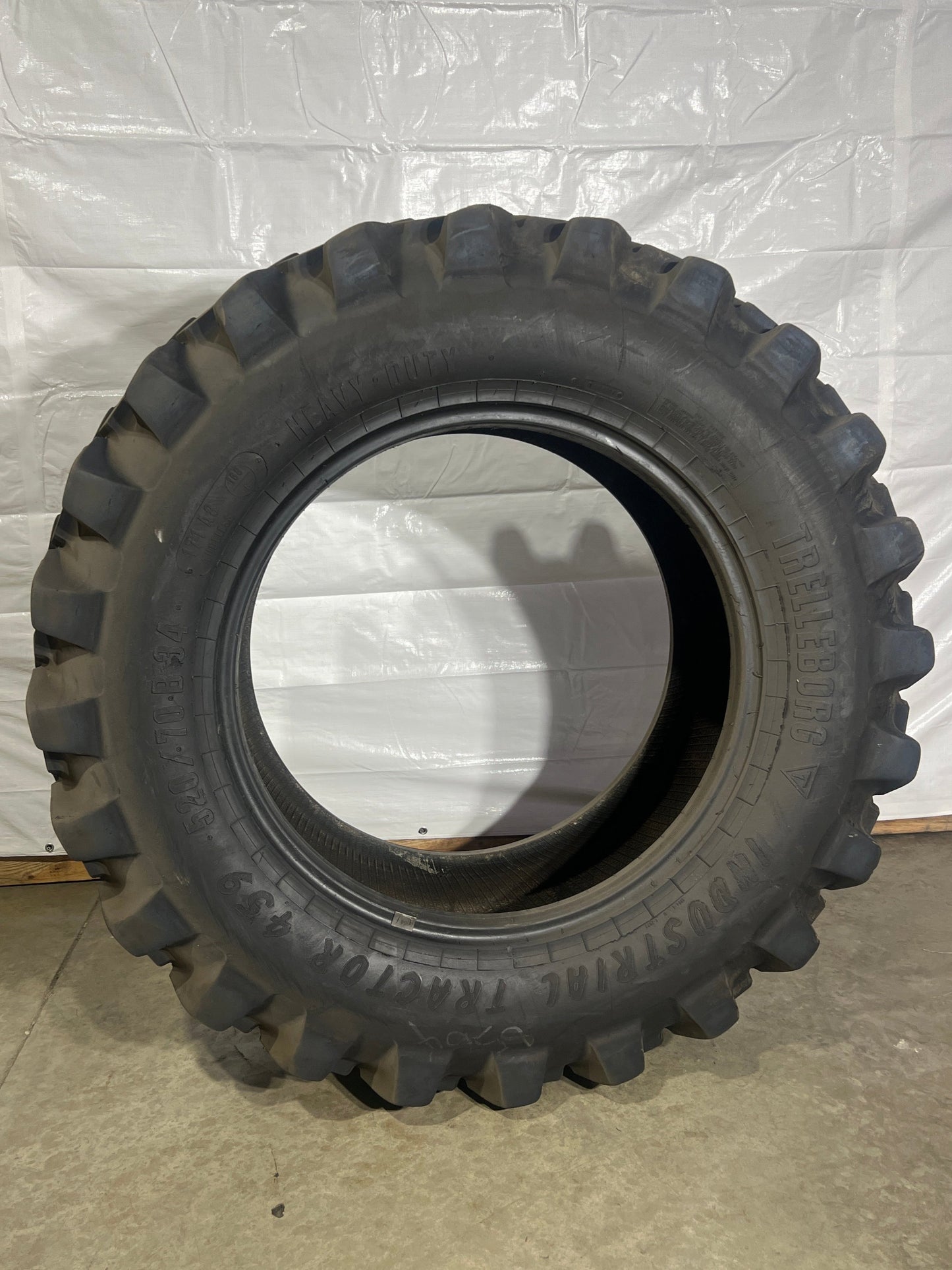 520/70R34 TRELLBORG INDUSTRIAL TRACTOR 459 (T459)