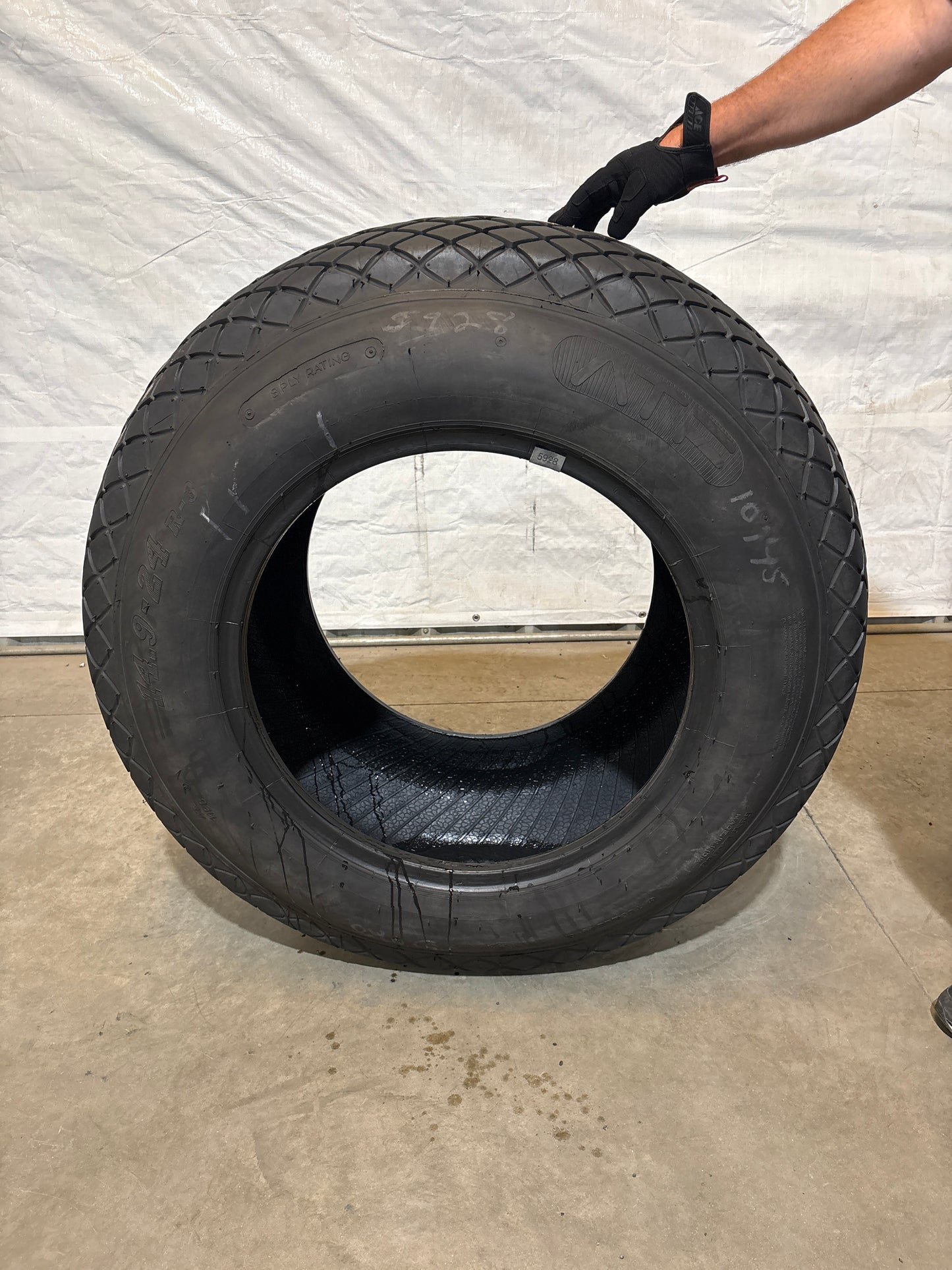 14.9-24 AMERICAN FARM KING FARM TIRE #5928