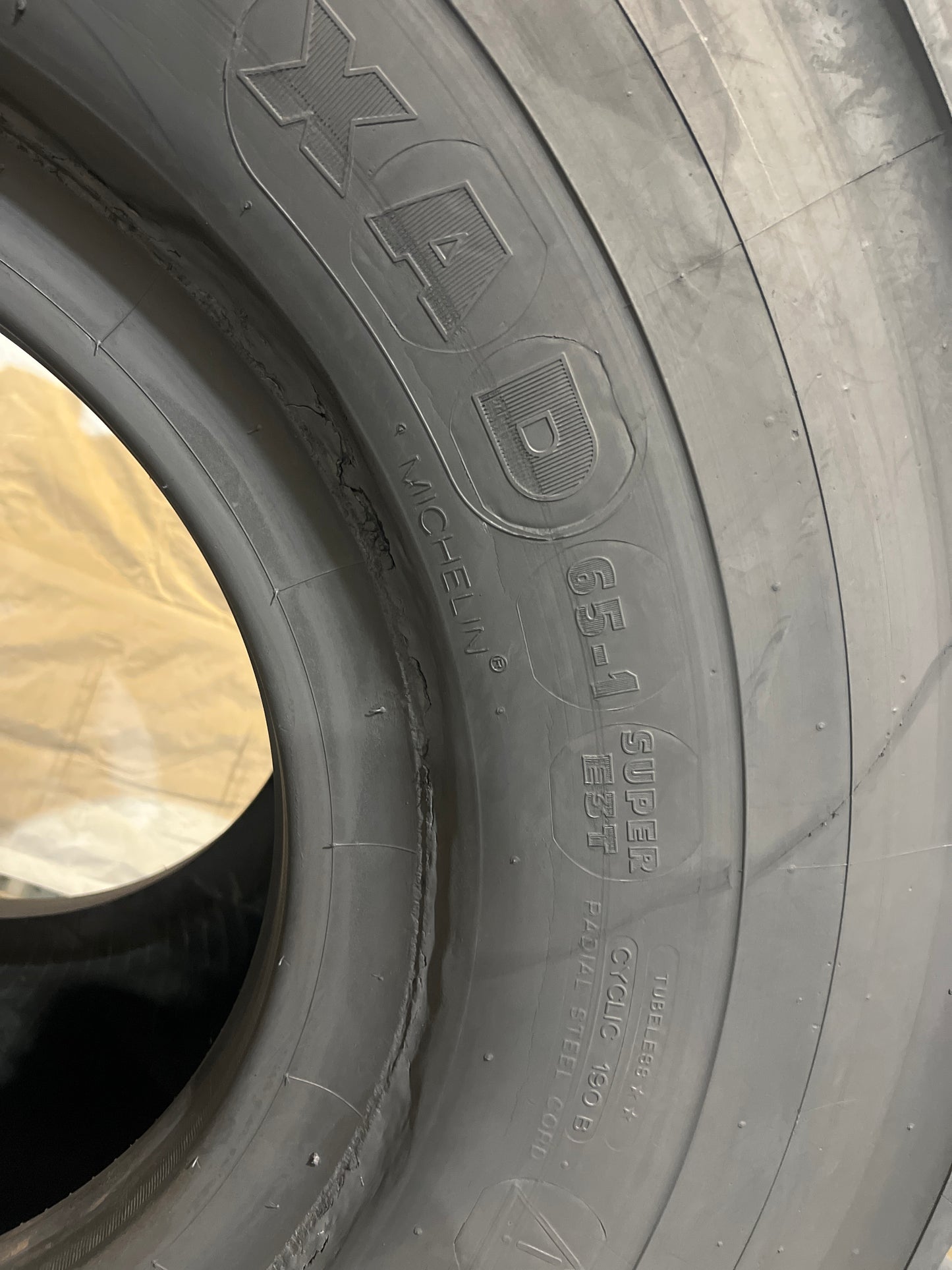 750/65R25 MICHELIN XADN 65-1 #5477