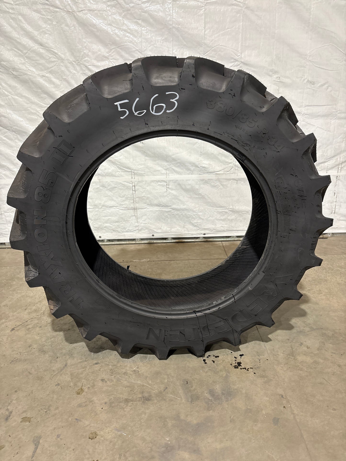 380/85R34 (14.9R34) VREDESTEIN TRAXION 85 II #5663