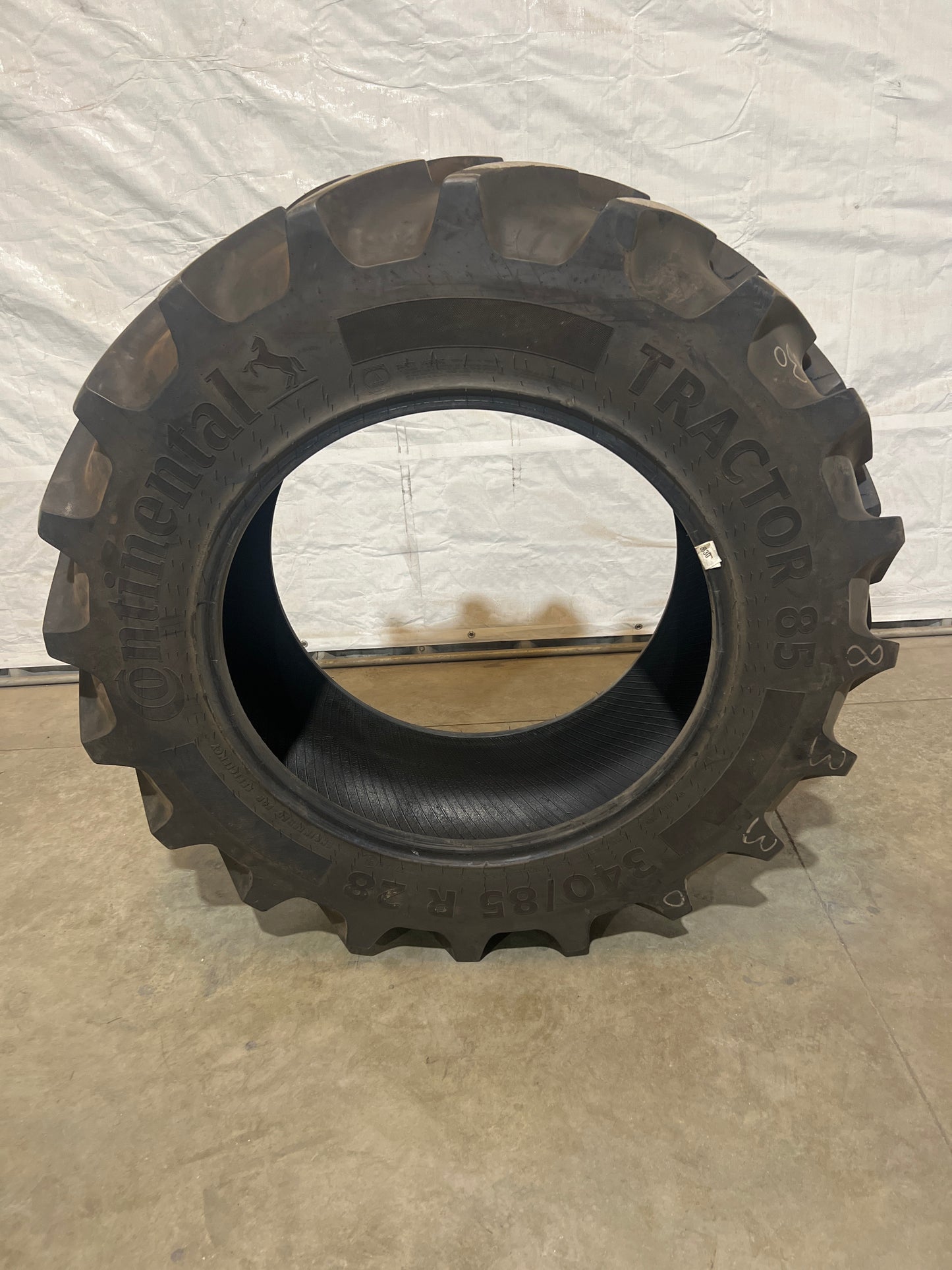 340/85R28 (13.6R28)  CONTINENTAL TRACTOR 85 #8030