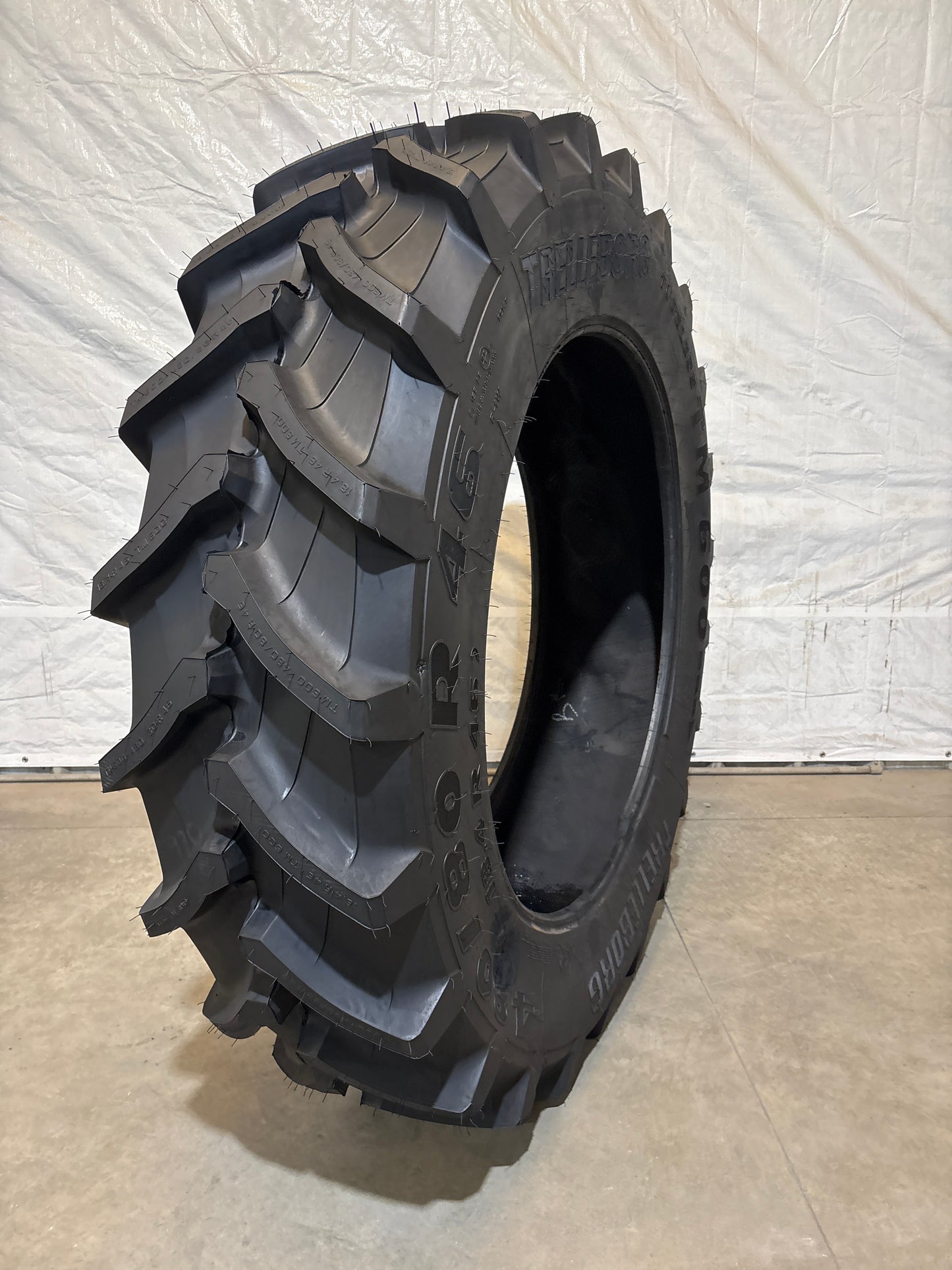 480/80R46 (18.4R46) TRELLEBORG TM600 #5930