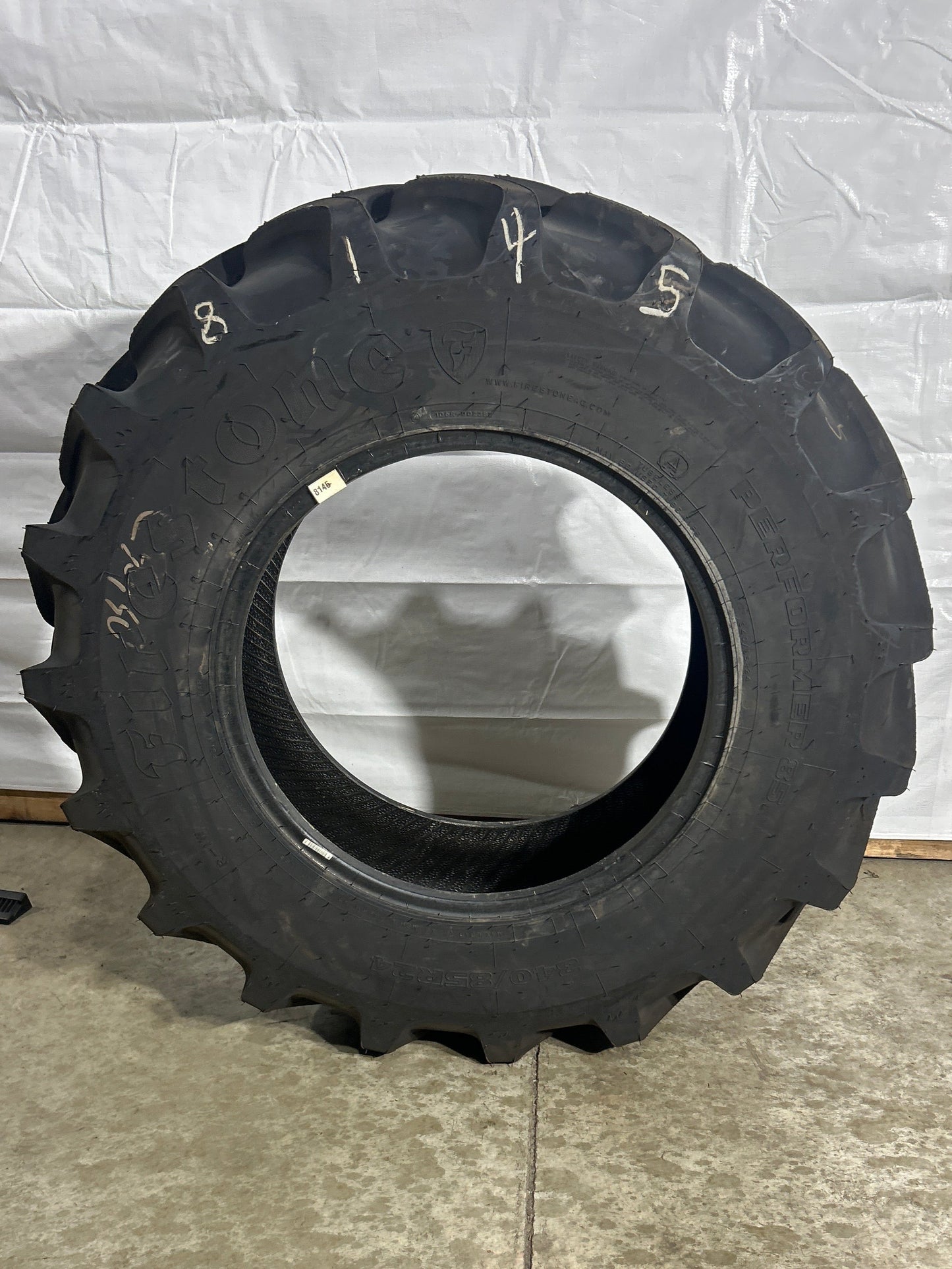 340/85R24 (13.6R24) FIRESTONE PERFORMER 85