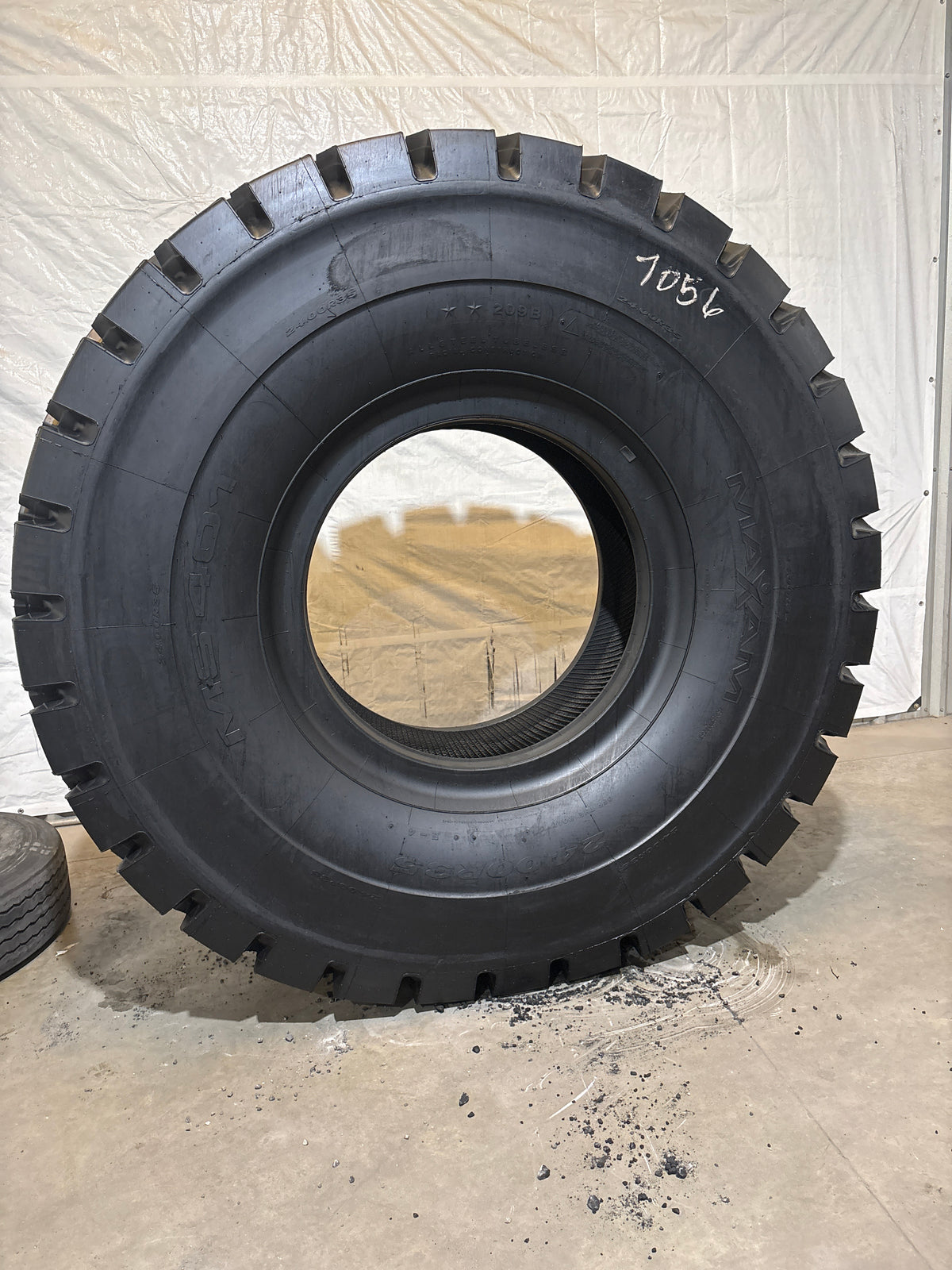 24.00R35 MAXAM MS 401 #7056