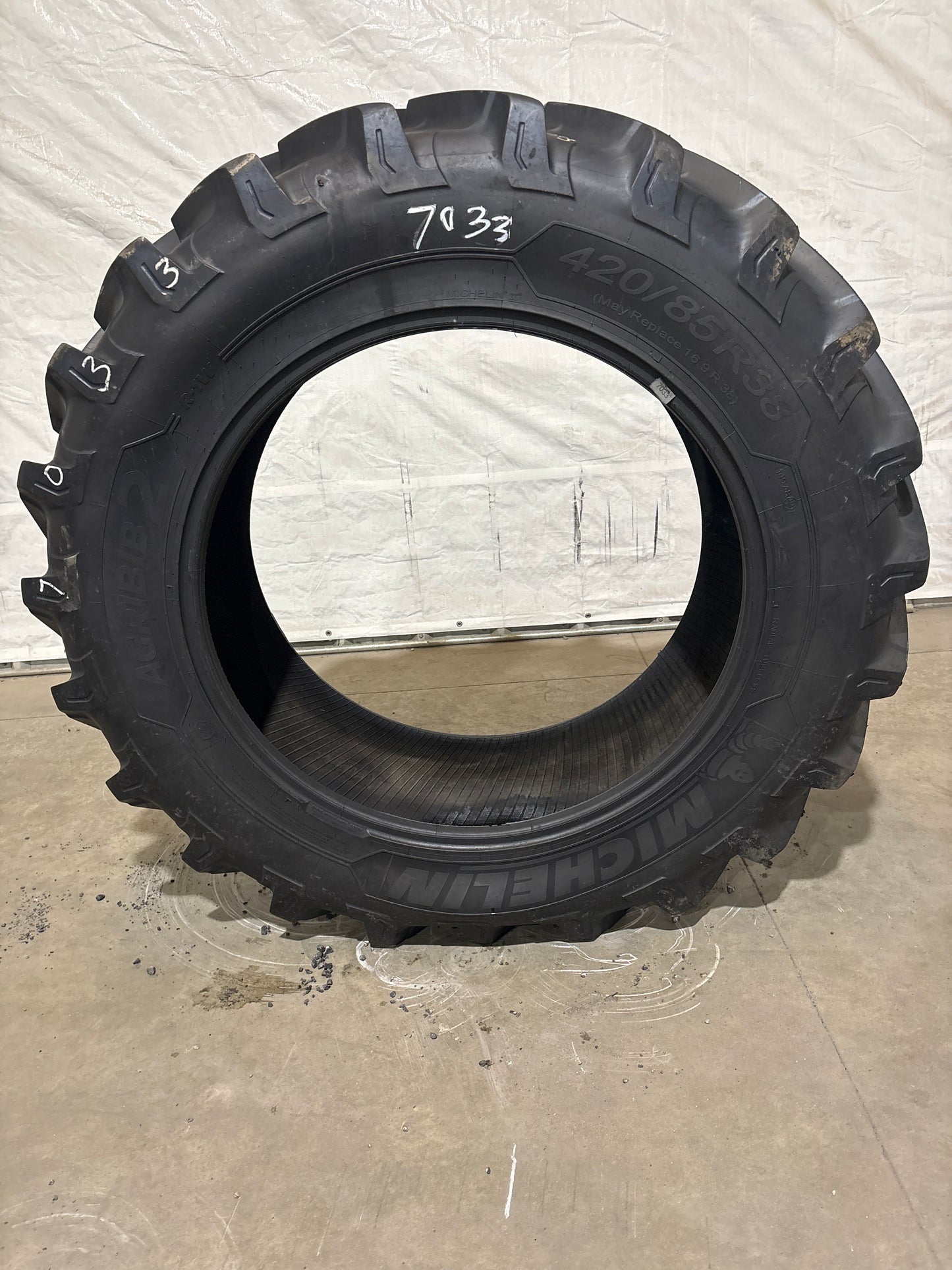 420/85R38 (REPLACES 16.9R38) MICHELIN AGRI BIB II #7033