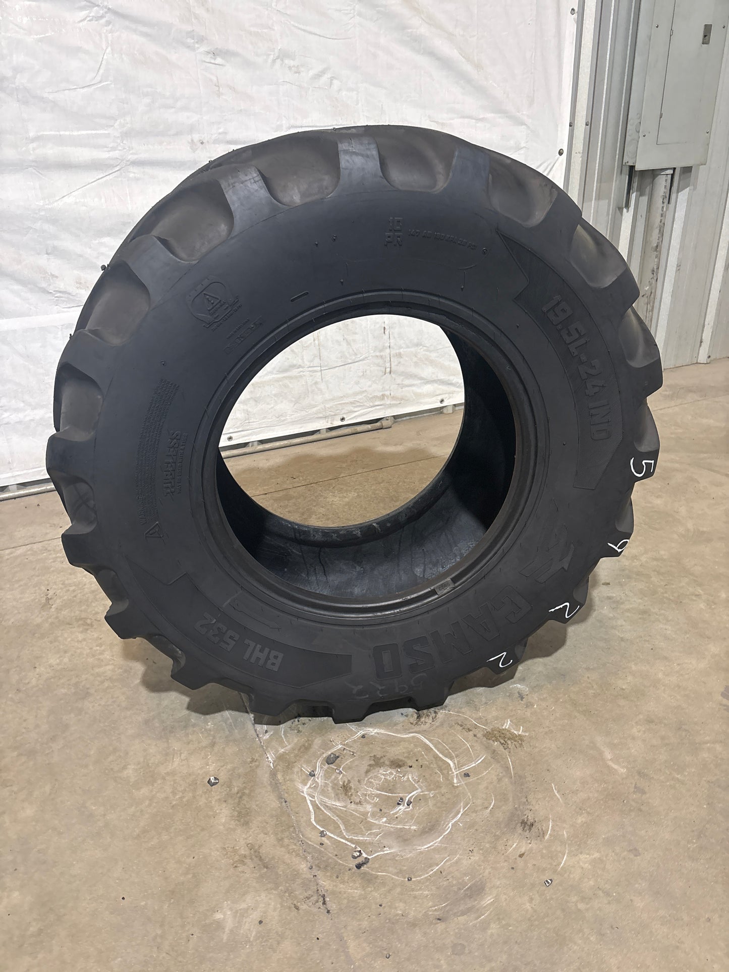 19.5L-24 CAMSO BHL 532 #5922