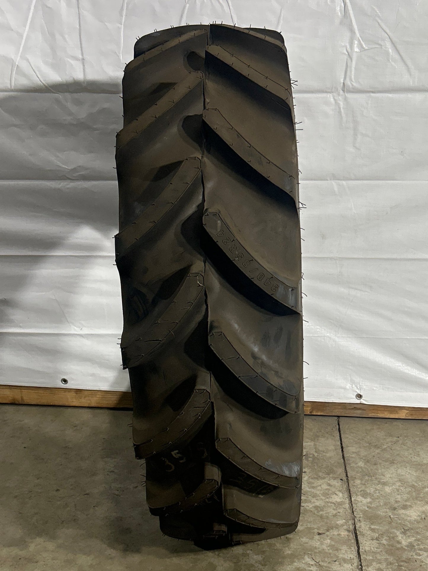 340/85R24 (13.6R24) MITAS AC85