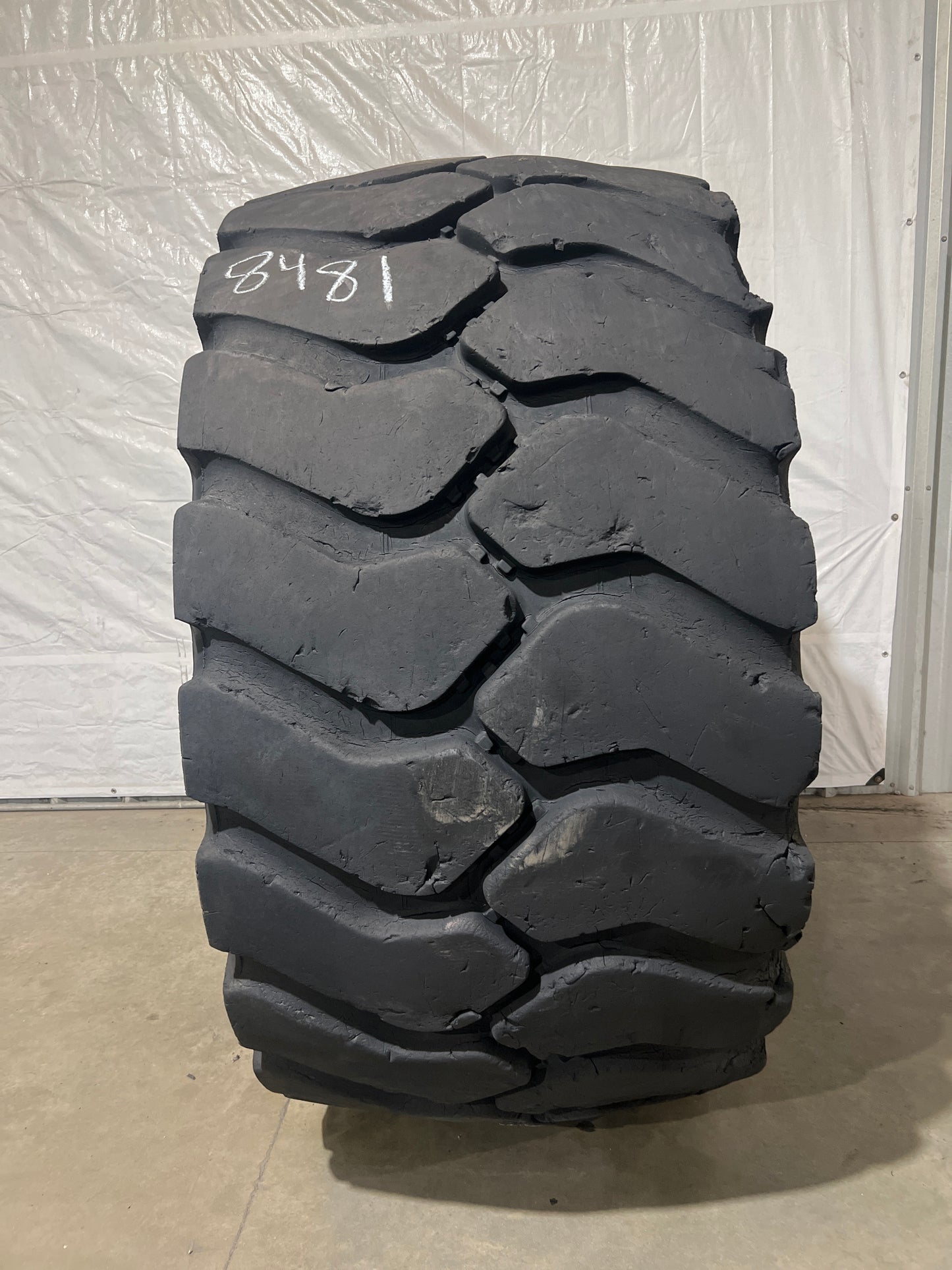 35/65R33 BRIDGESTONE V STEEL N TRACTION #8481