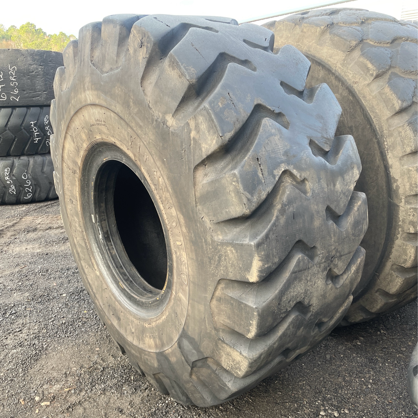 26.5-25 FIRESTONE SUPER ROCK GRIP   DEEP TREAD 26 PLY